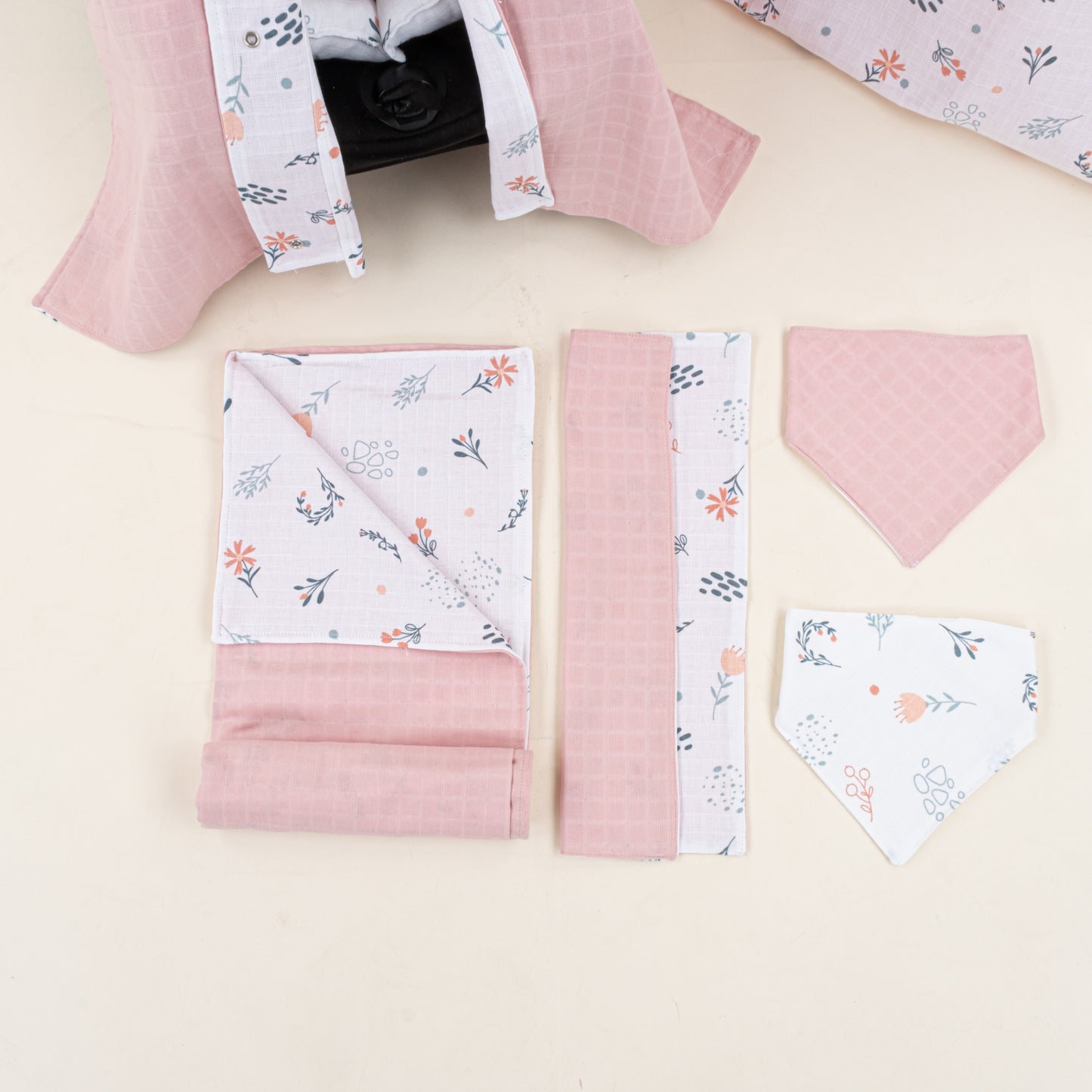 9 Parça Avantajlı Set - Çift Taraflı - Pudra Muslin - Yeşil Çiçekler