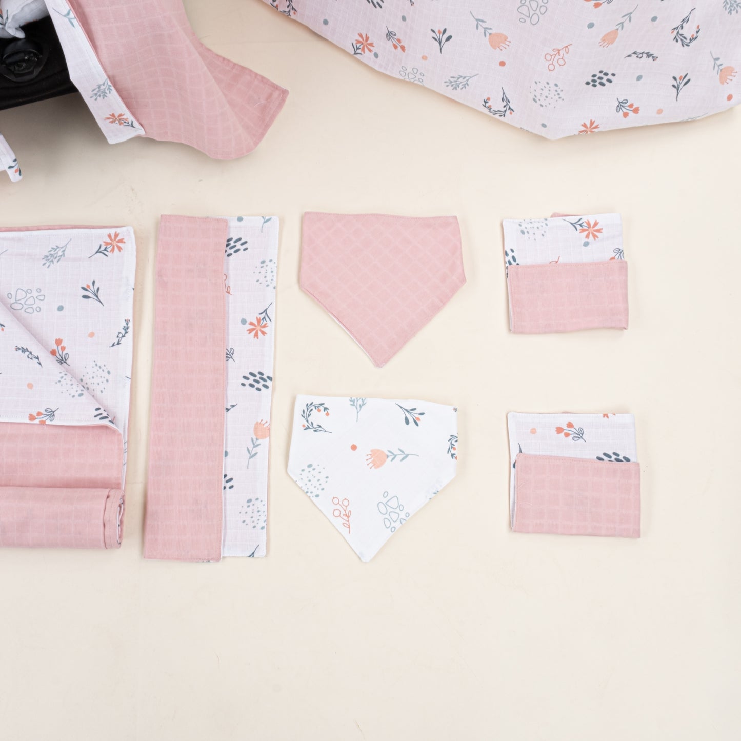 9 Parça Avantajlı Set - Çift Taraflı - Pudra Muslin - Yeşil Çiçekler