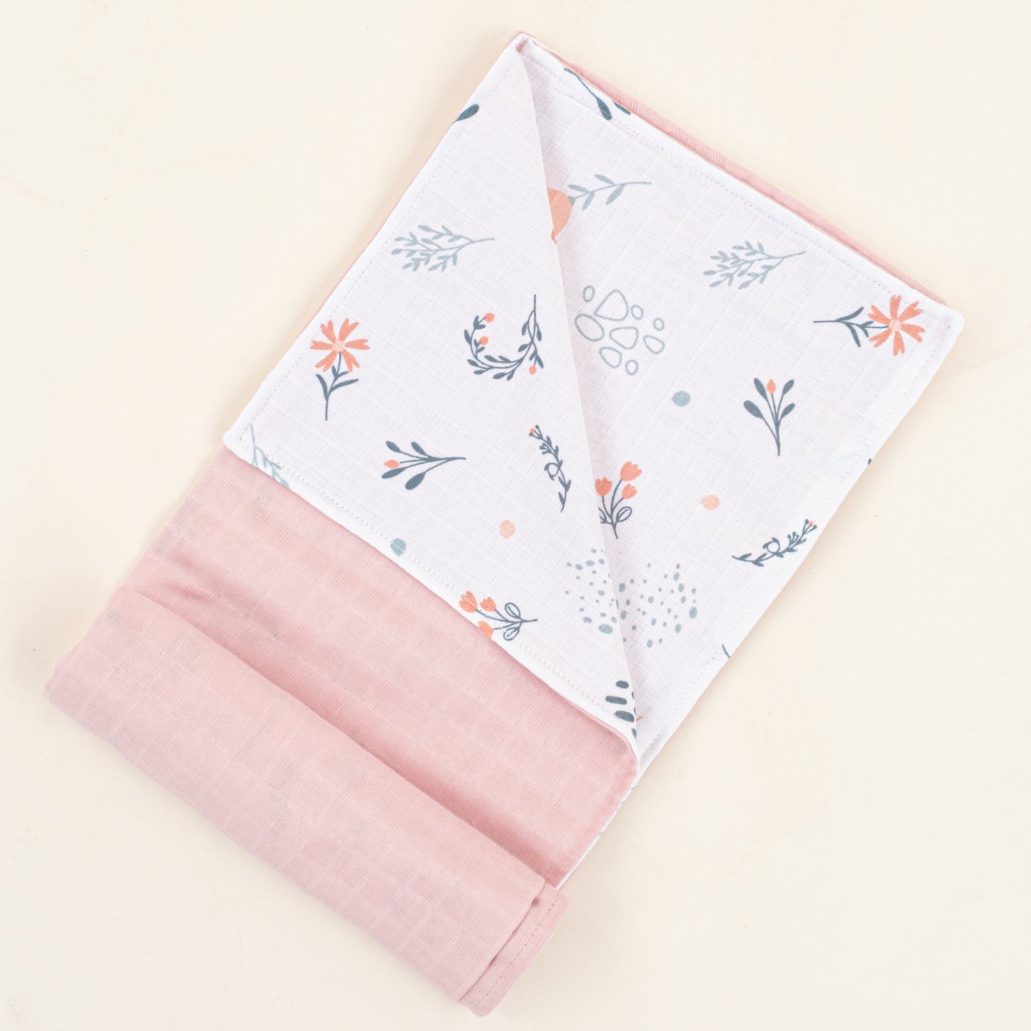 Çift Taraflı Muslin Örtü - Pudra Muslin - Yeşil Çiçekler