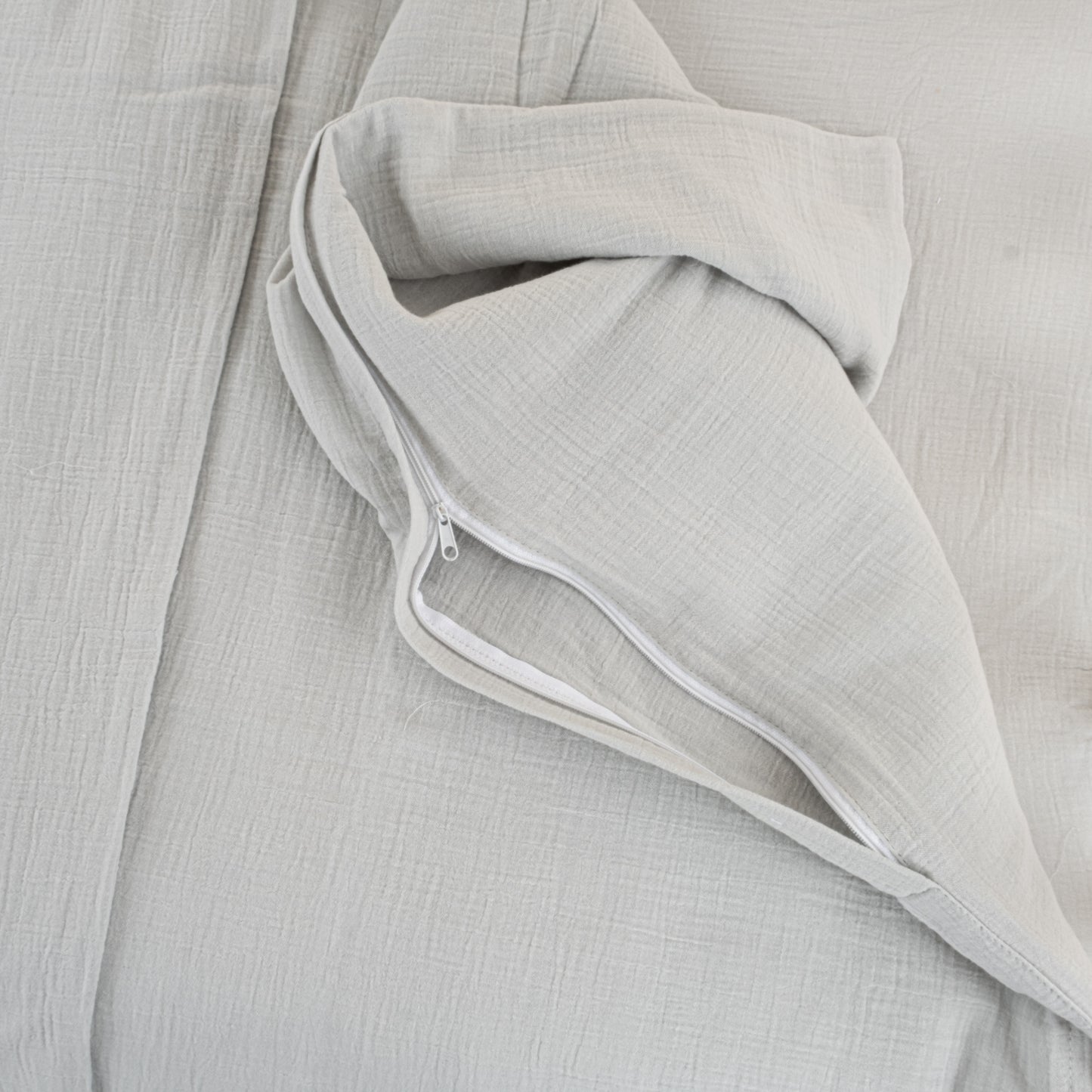 Bebek İki Katlı Organik Muslin Nevresim Seti (Yorgan Kılıfı,Yastık Kılıfı,Lastikli Çarşaf) - İki Katlı Organik Muslin gri