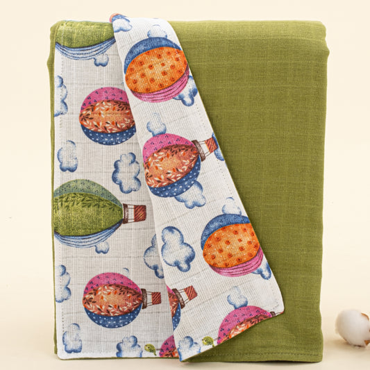 Çift Taraflı Muslin Örtü - Fıstık Yeşili Muslin - Uçan Balonlar