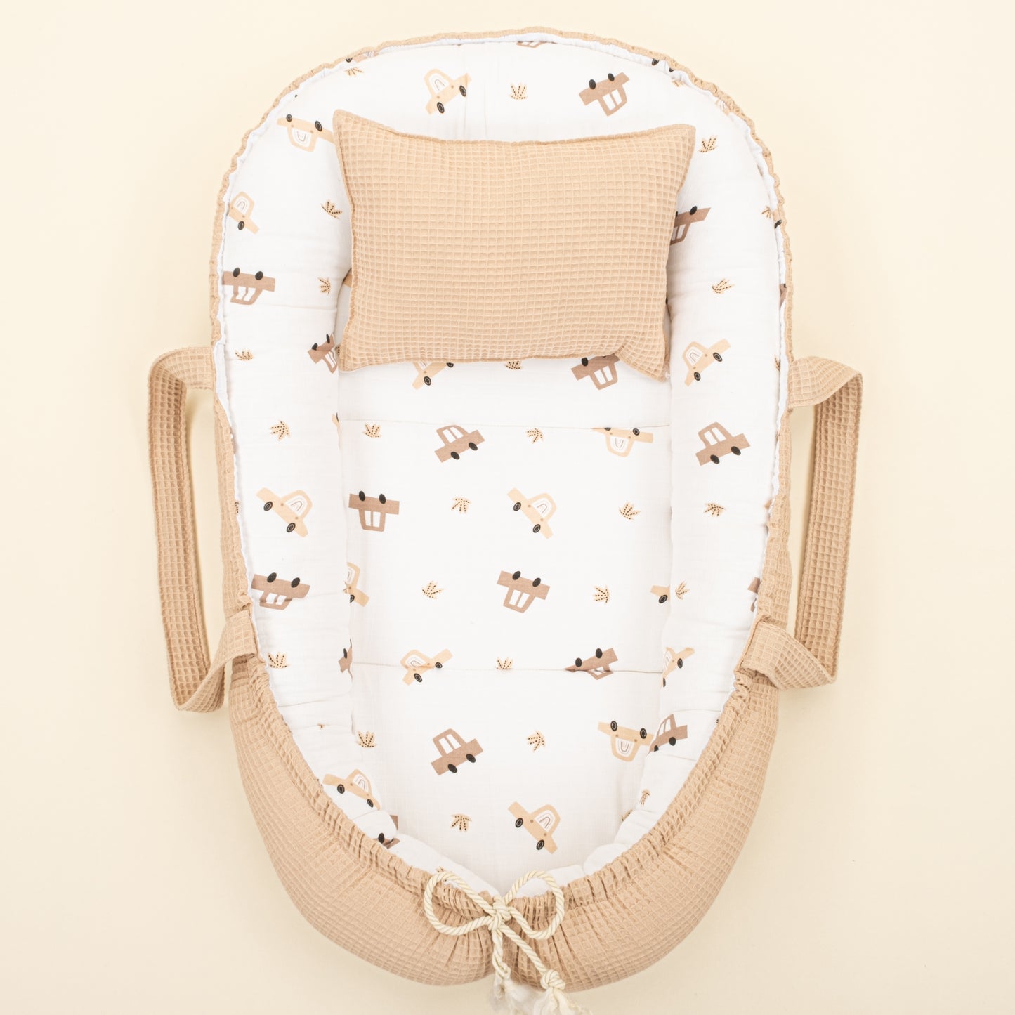 Babynest ve Yastık- Çift Taraflı - Bej Petek - Kahverengi Arabalar