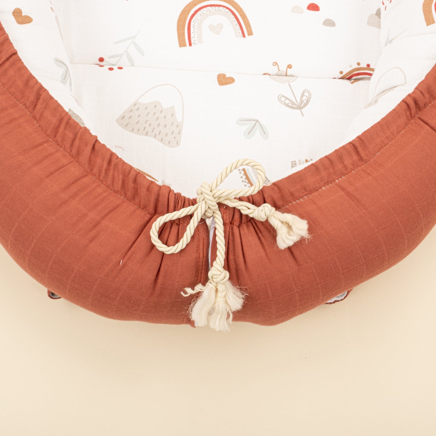 Babynest ve Yastık- Çift Taraflı - Koyu Kiremit Muslin - Kahverengi Gökkuşağı