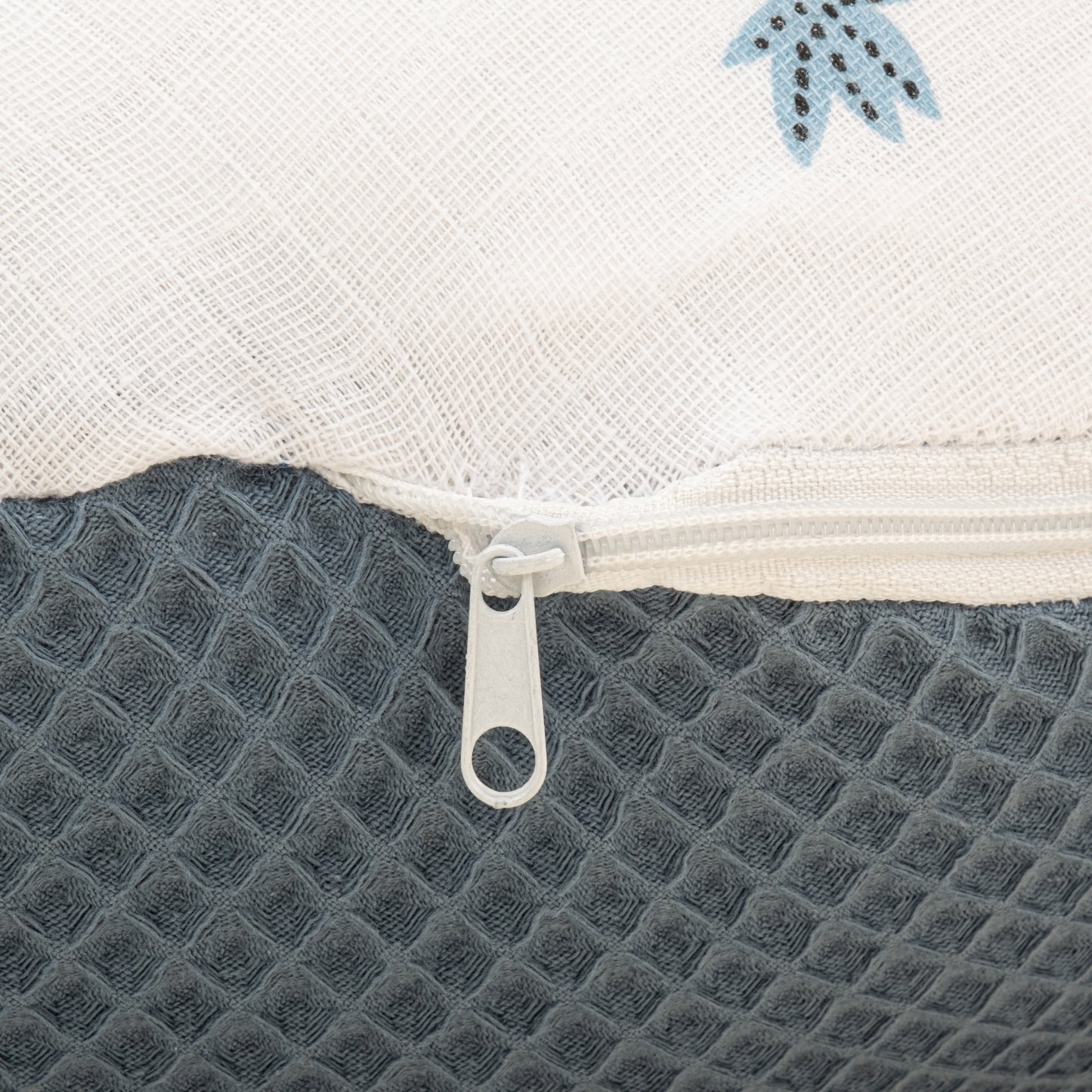 Emzirme Yastığı - Çift Taraflı - Koyu Mavi Petek - Mavi Arabalar