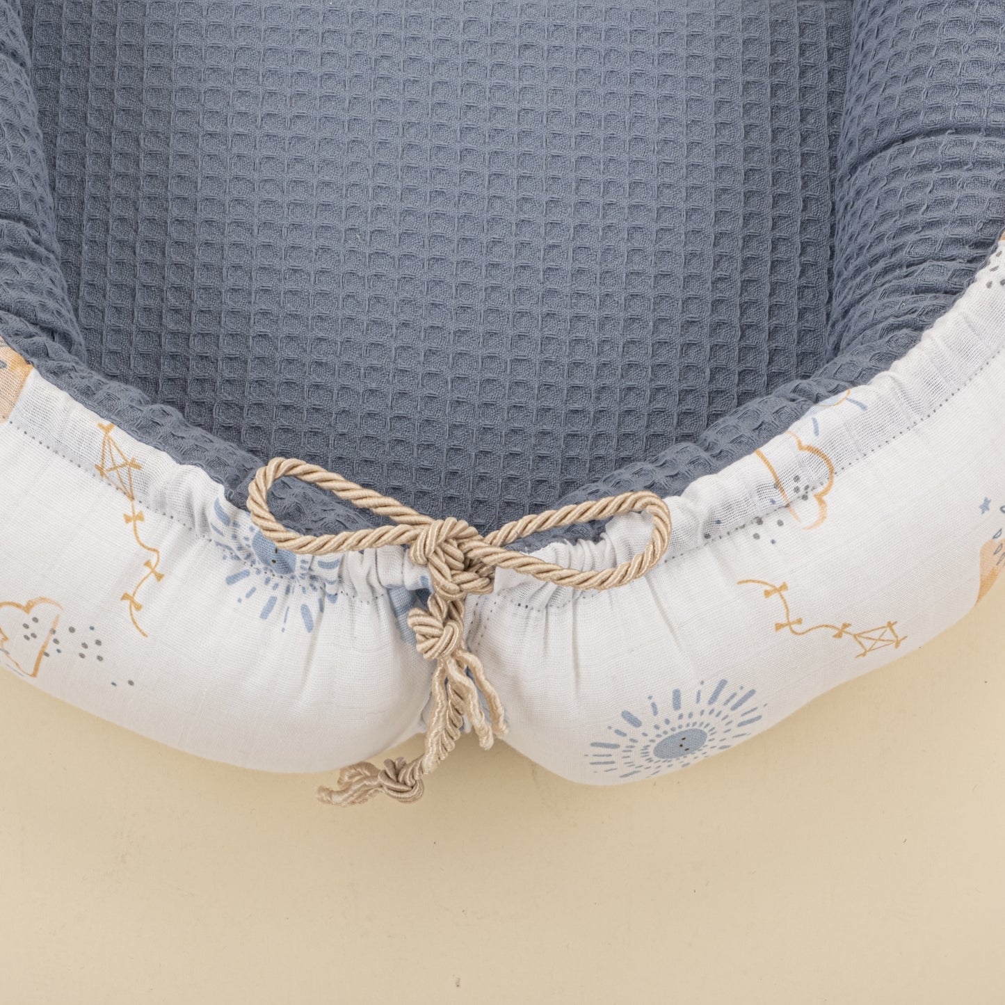 Babynest ve Yastık- Çift Taraflı - Açık İndigo Petek - Mavi Güneş