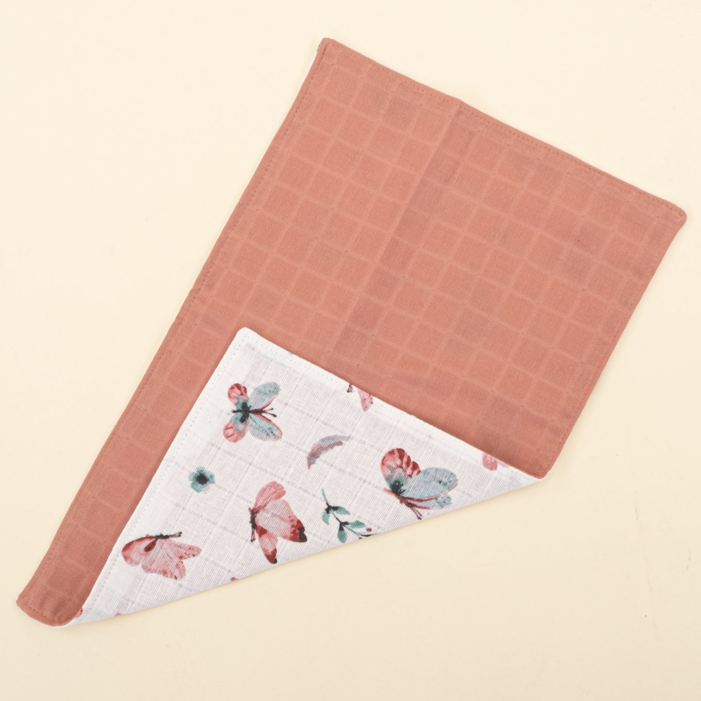 Önlük - Mendil - Diş Kaşıyıcı - Salya Önlük - Emzik Askısı Set - Gül Kurusu Muslin - Kelebekler