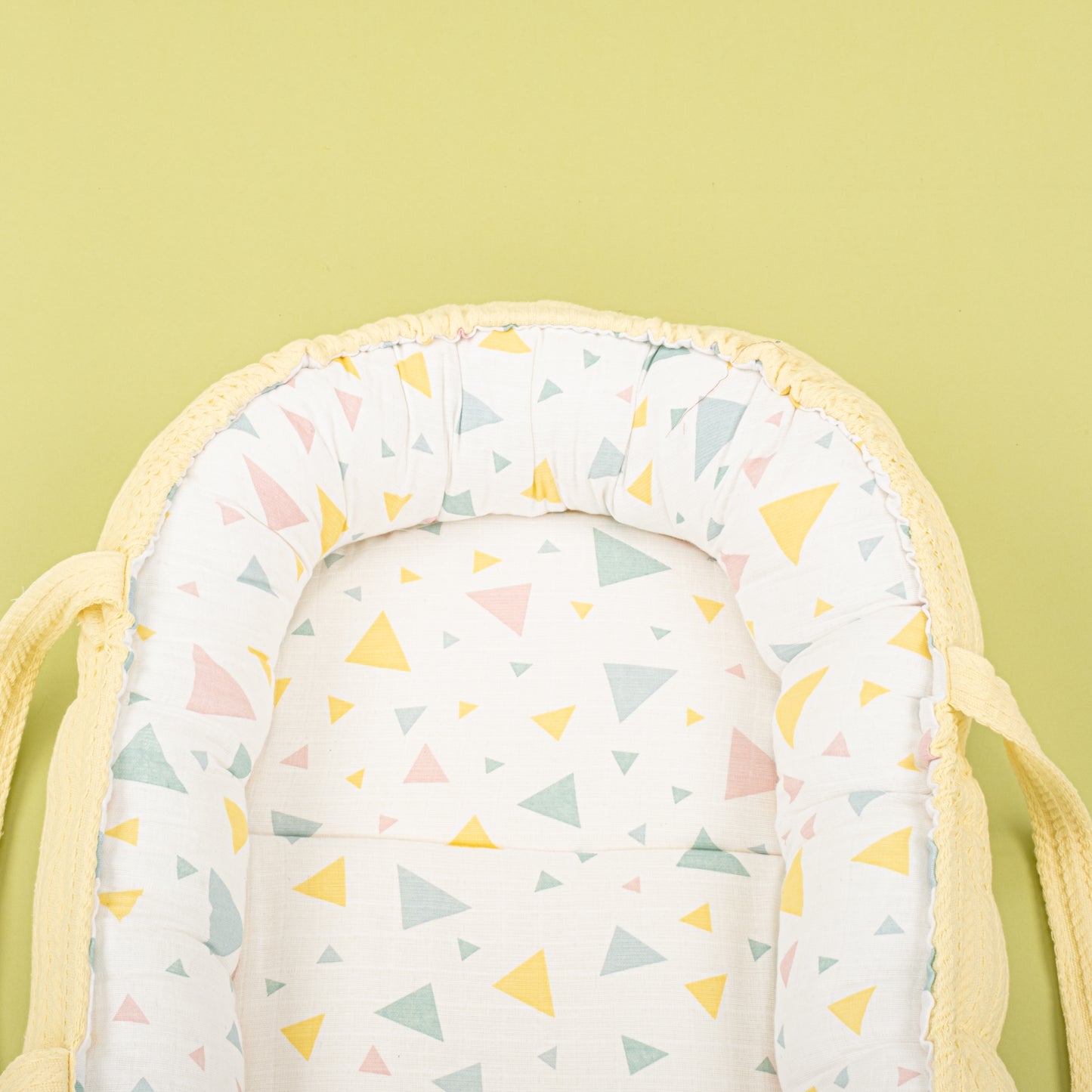 İndirimli Ürün - Çift Taraflı Babynest - Sarı Örgü - Renkli Üçgenler