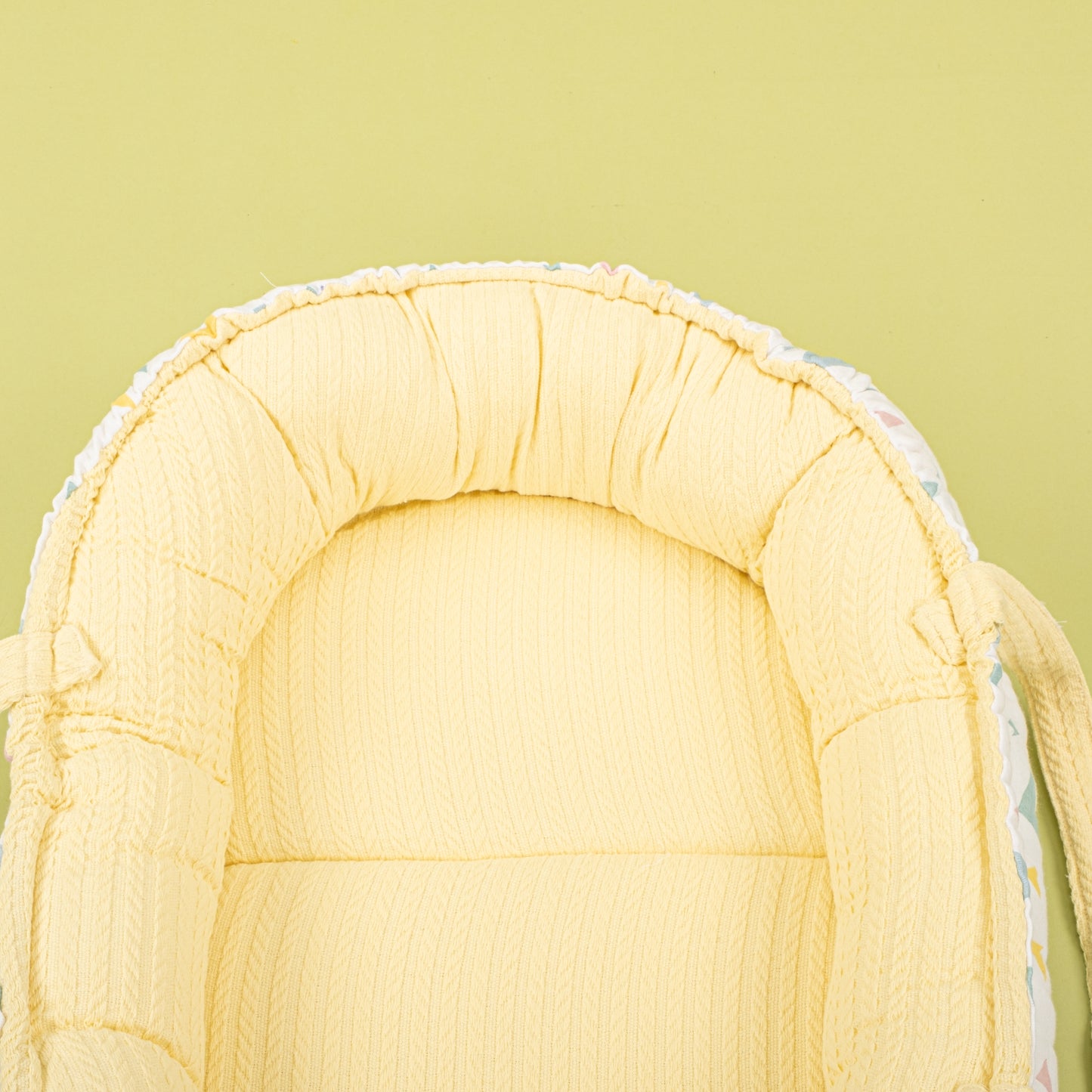 İndirimli Ürün - Çift Taraflı Babynest - Sarı Örgü - Renkli Üçgenler
