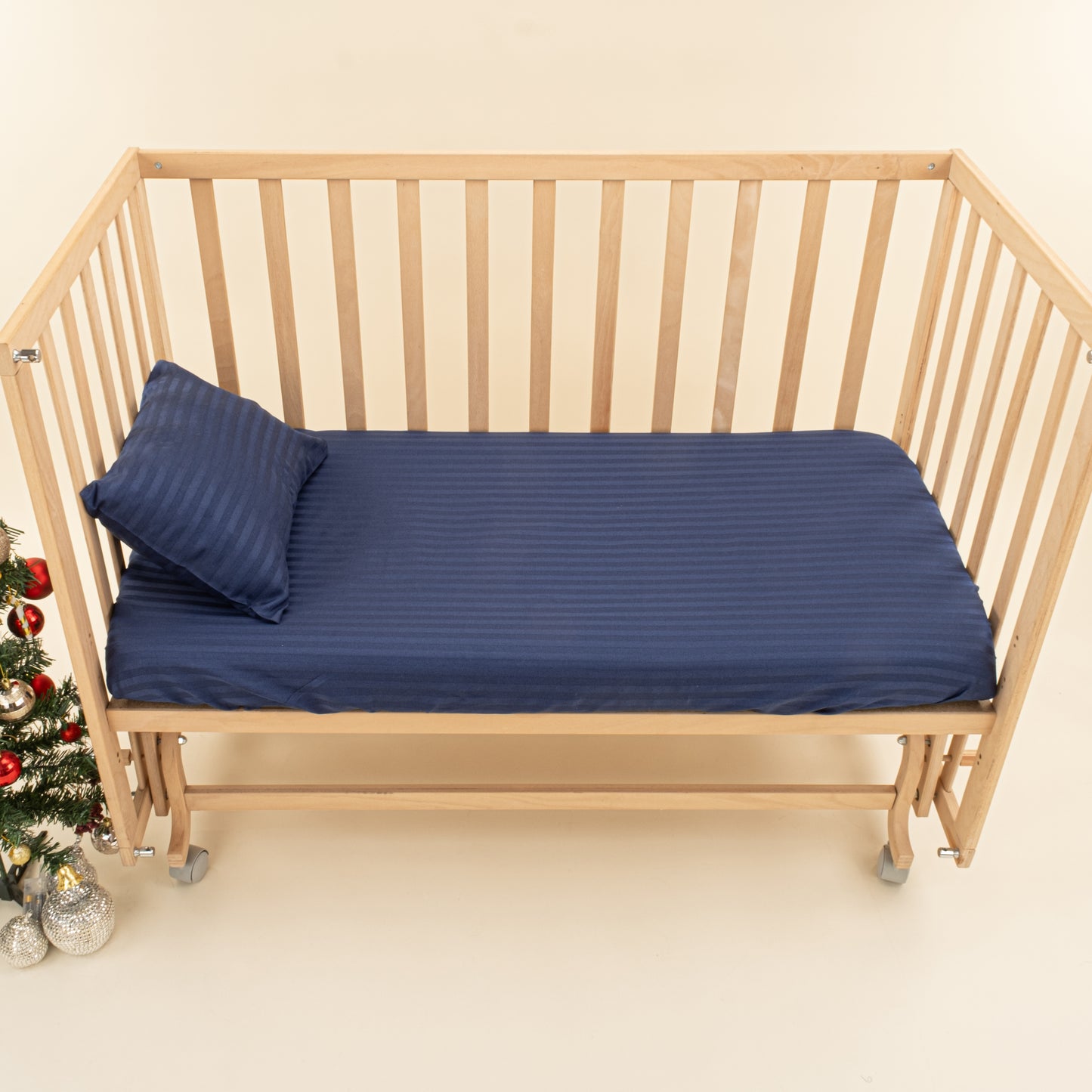 Bebek Saten Nevresim Seti (Yorgan Kılıfı,Yastık Kılıfı,Lastikli Çarşaf) - Lacivert Saten