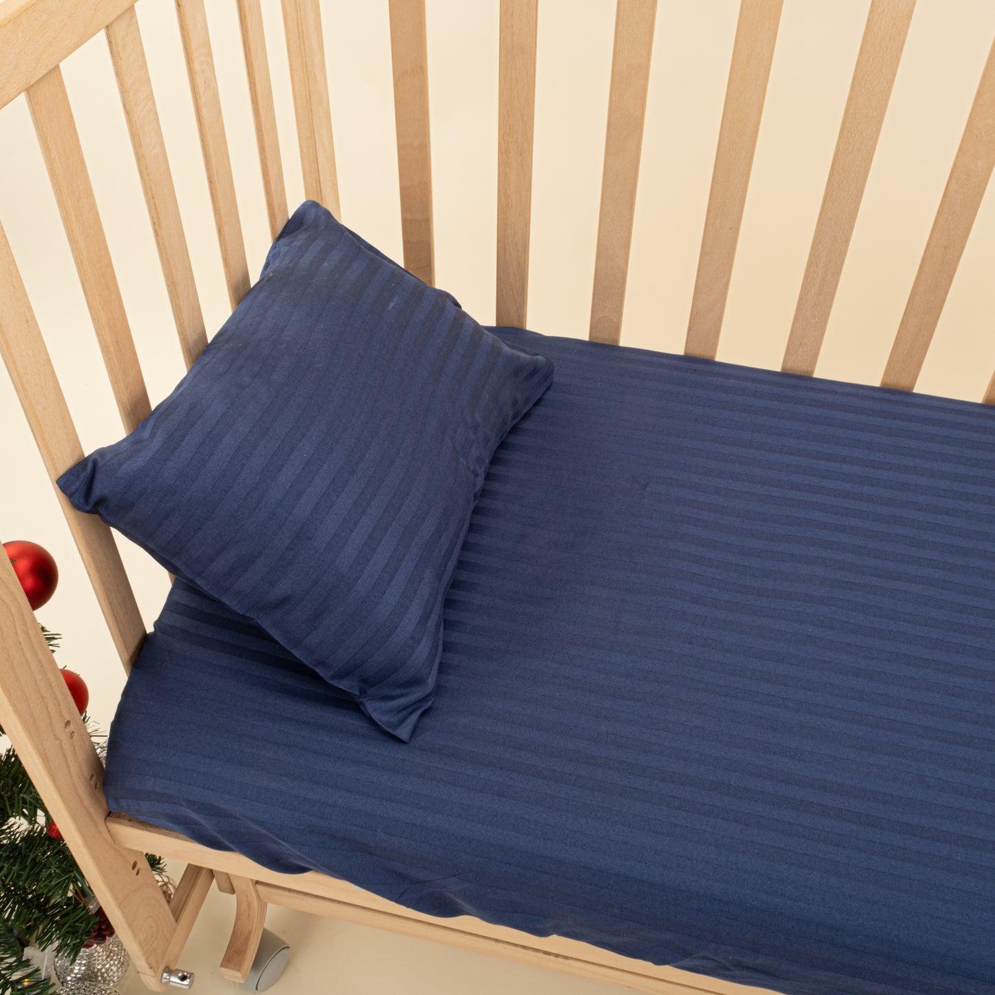 Bebek Saten Nevresim Seti (Yorgan Kılıfı,Yastık Kılıfı,Lastikli Çarşaf) - Lacivert Saten