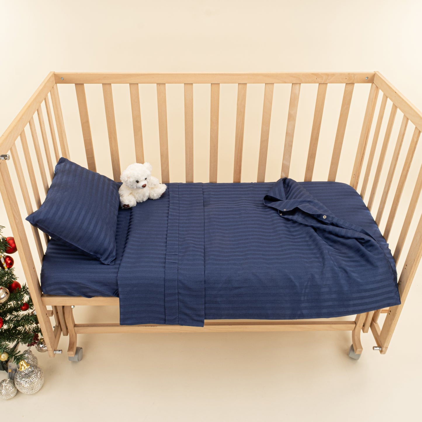 Bebek Saten Nevresim Seti (Yorgan Kılıfı,Yastık Kılıfı,Lastikli Çarşaf) - Lacivert Saten