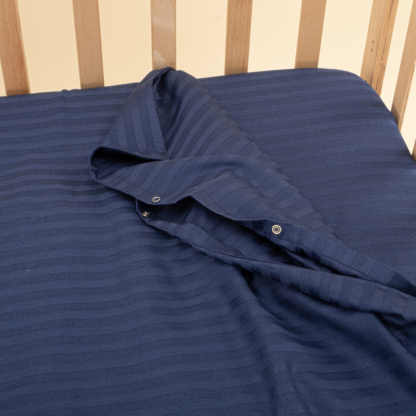 Bebek Saten Nevresim Seti (Yorgan Kılıfı,Yastık Kılıfı,Lastikli Çarşaf) - Lacivert Saten