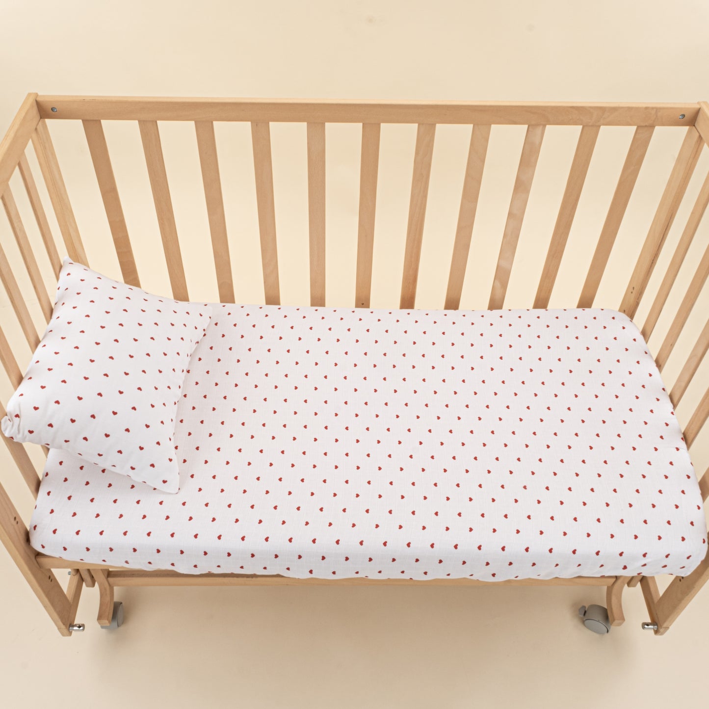 Bebek Saten-Muslin Nevresim Seti (Yorgan Kılıfı,Yastık Kılıfı,Lastikli Çarşaf) - Kırmızı Sten - Kırmızı Kalp