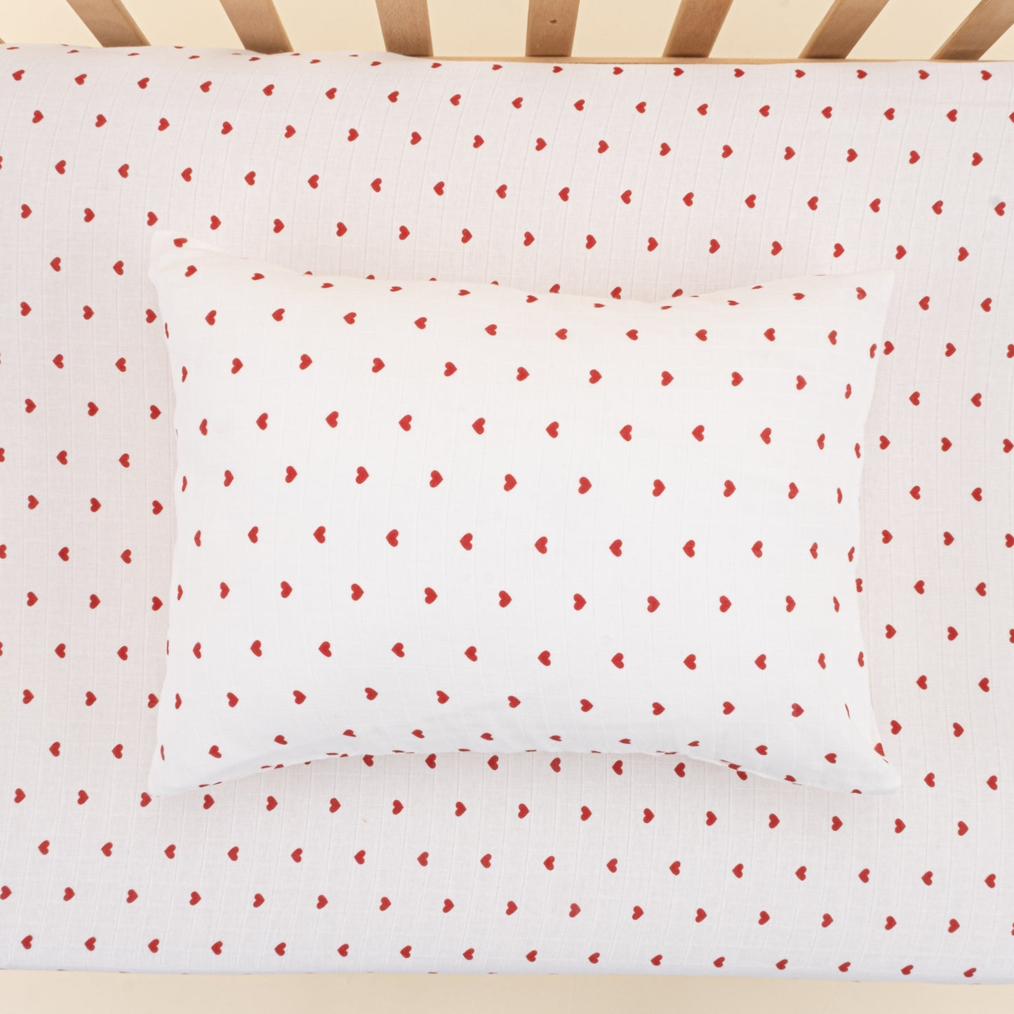 Bebek Lastikli Çarşaf ve Yastık Kılıfı - Kırmızı Kalp