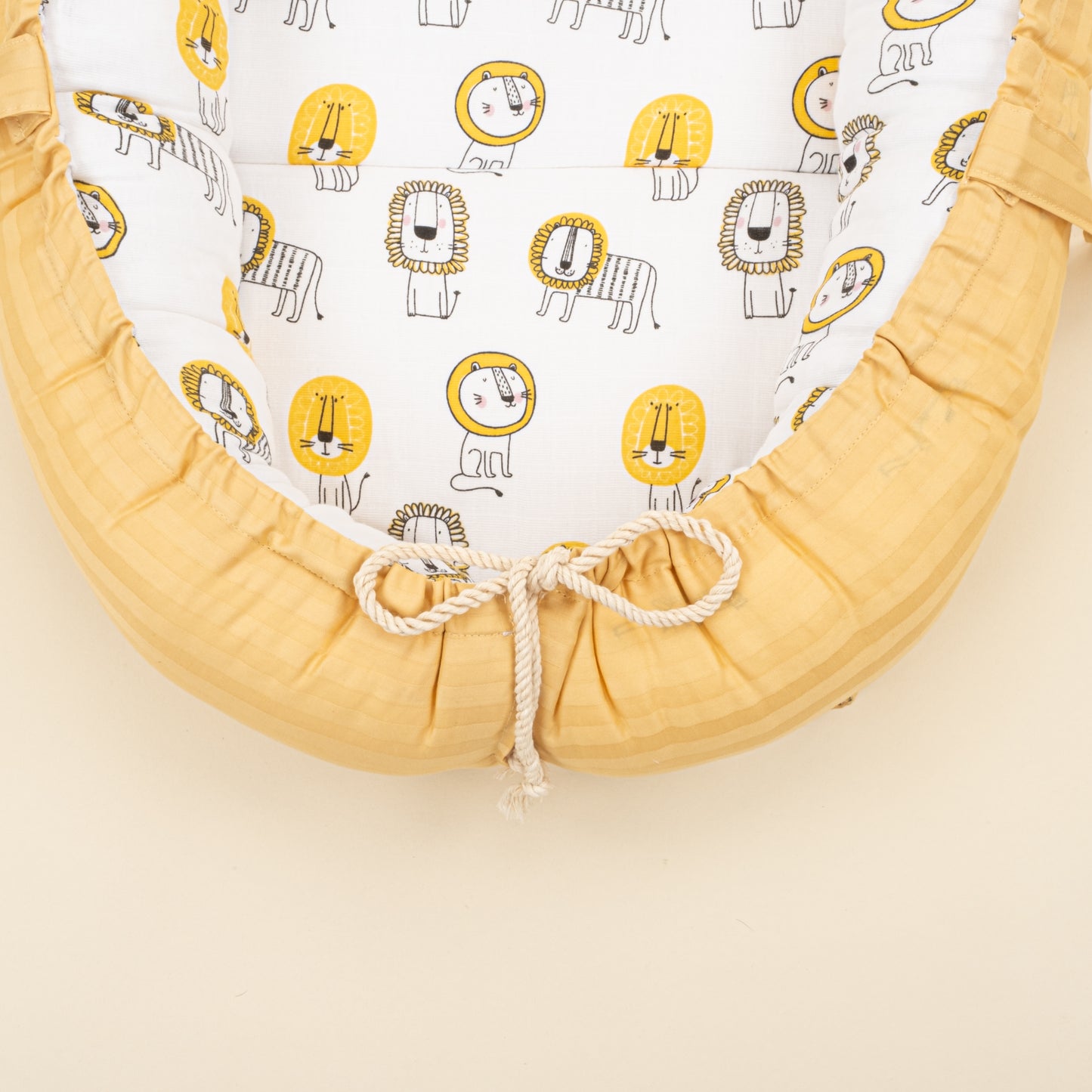 Babynest ve Yastık - Çift Taraflı - Sarı Saten - Sarı Aslan