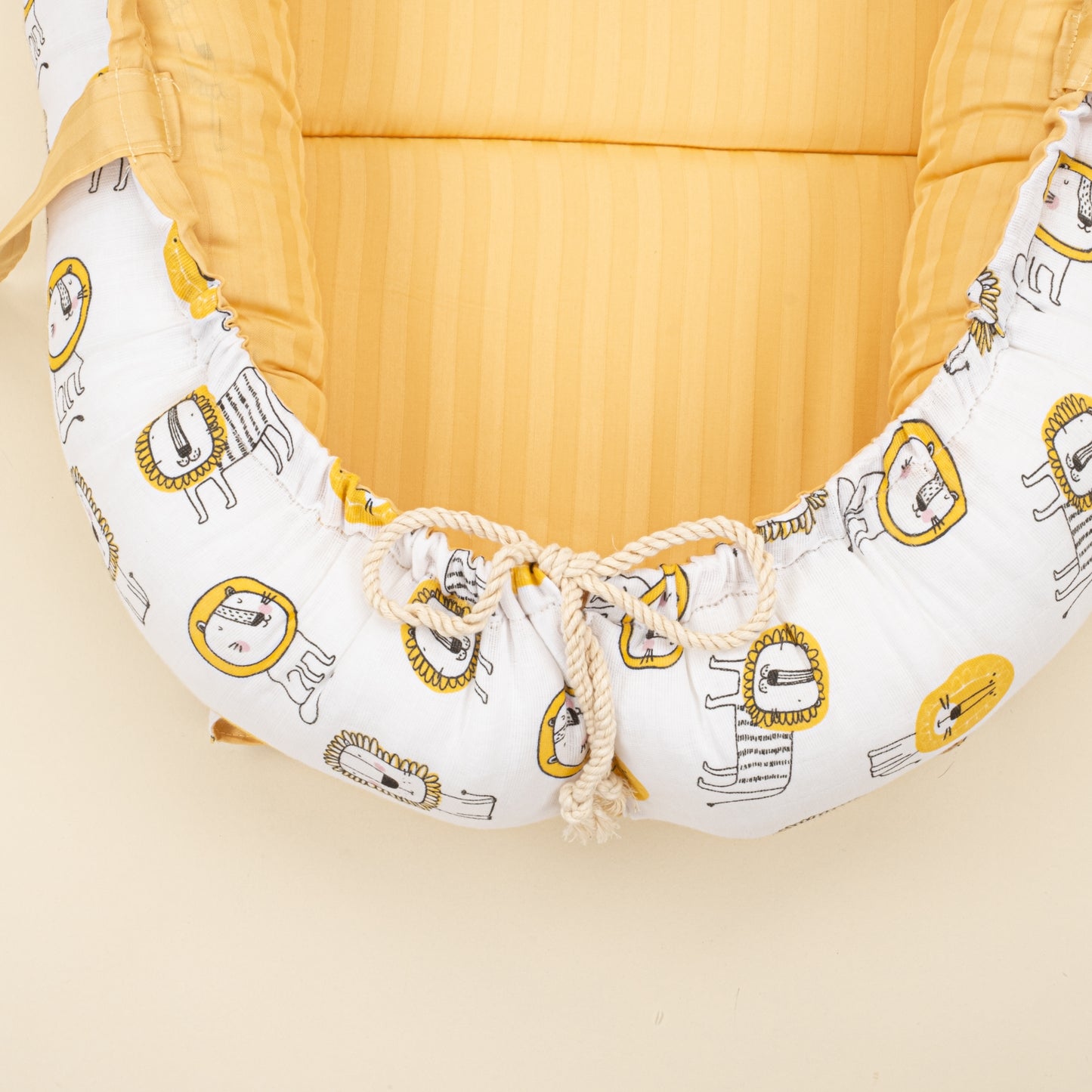 Babynest ve Yastık - Çift Taraflı - Sarı Saten - Sarı Aslan