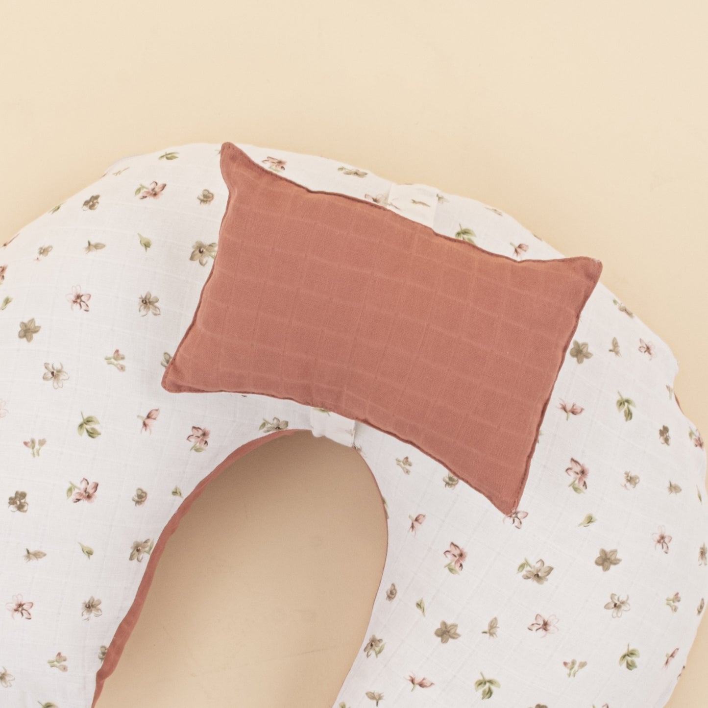 Emzirme Yastığı - Çift Taraflı - Gül Kurusu Muslin - Çiçekler