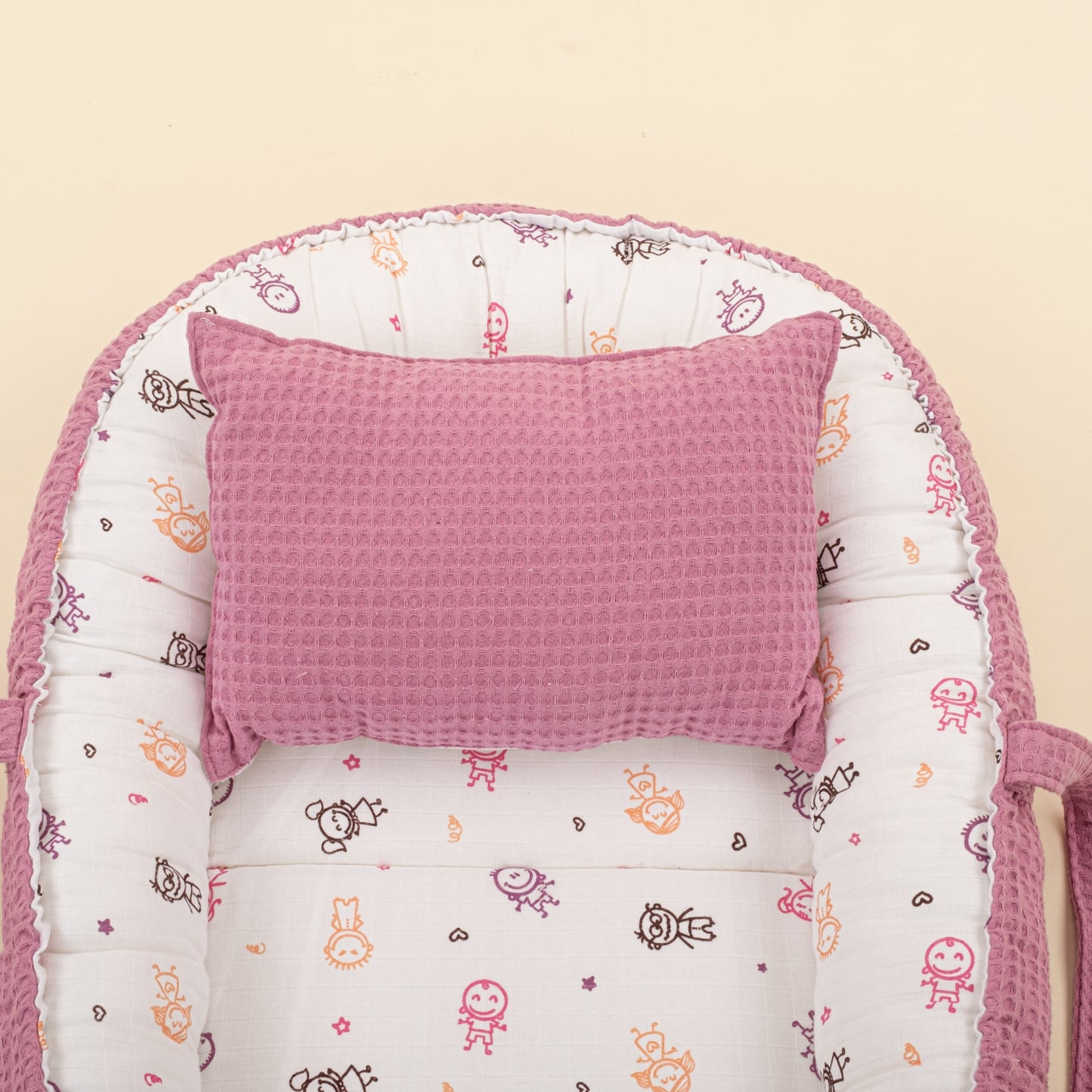 Babynest ve Yastık - Çift Taraflı - Mürdüm Petek - Pembe Çubuk Bebekler