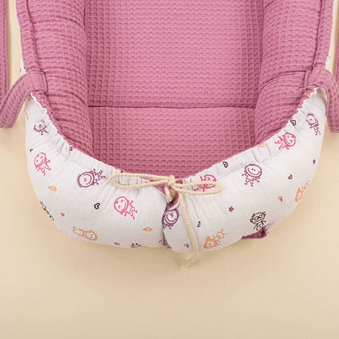 Babynest ve Yastık - Çift Taraflı - Mürdüm Petek - Pembe Çubuk Bebekler