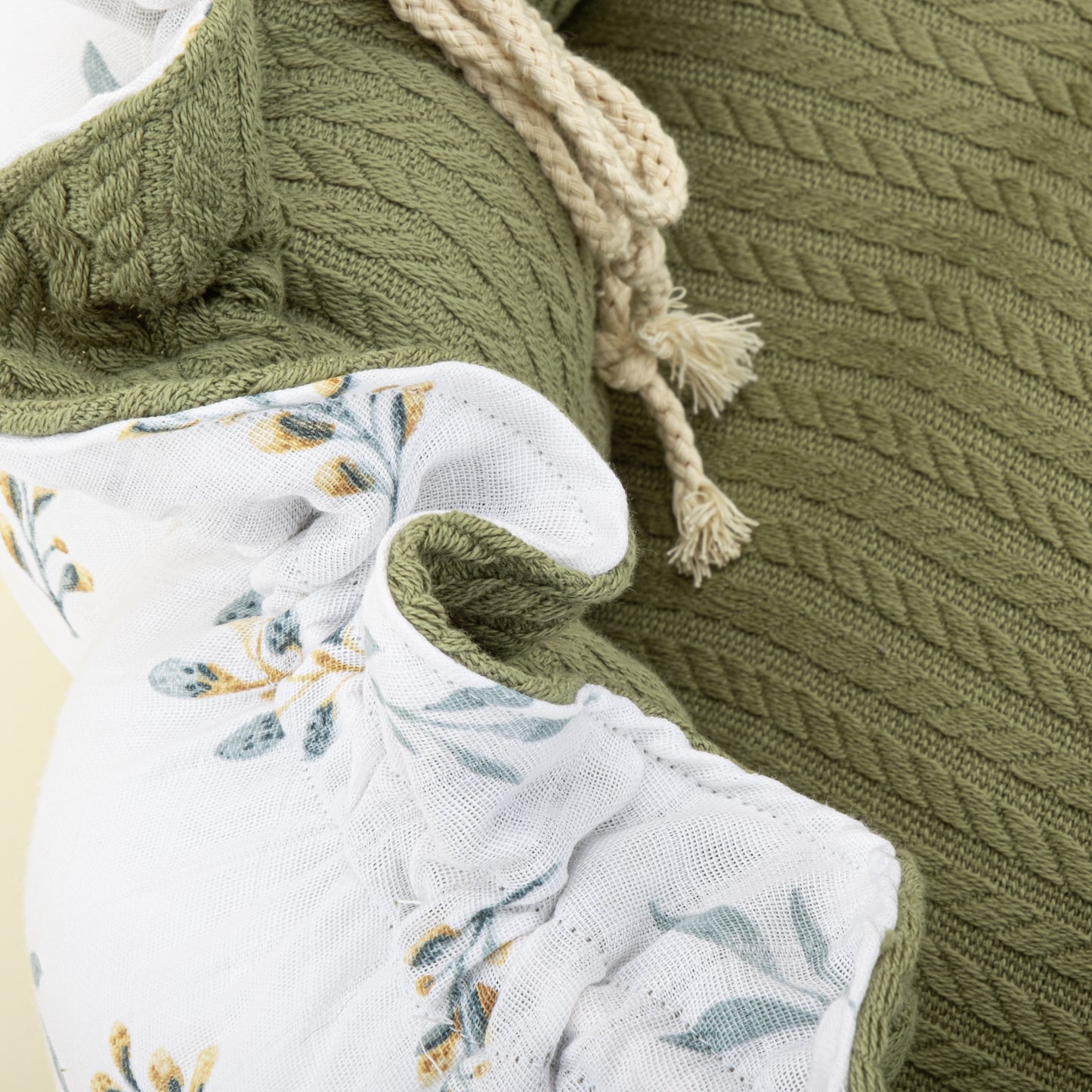 Yuvarlak Babynest - Çift Taraflı - Açık Yeşil Örgü - Yapraklar