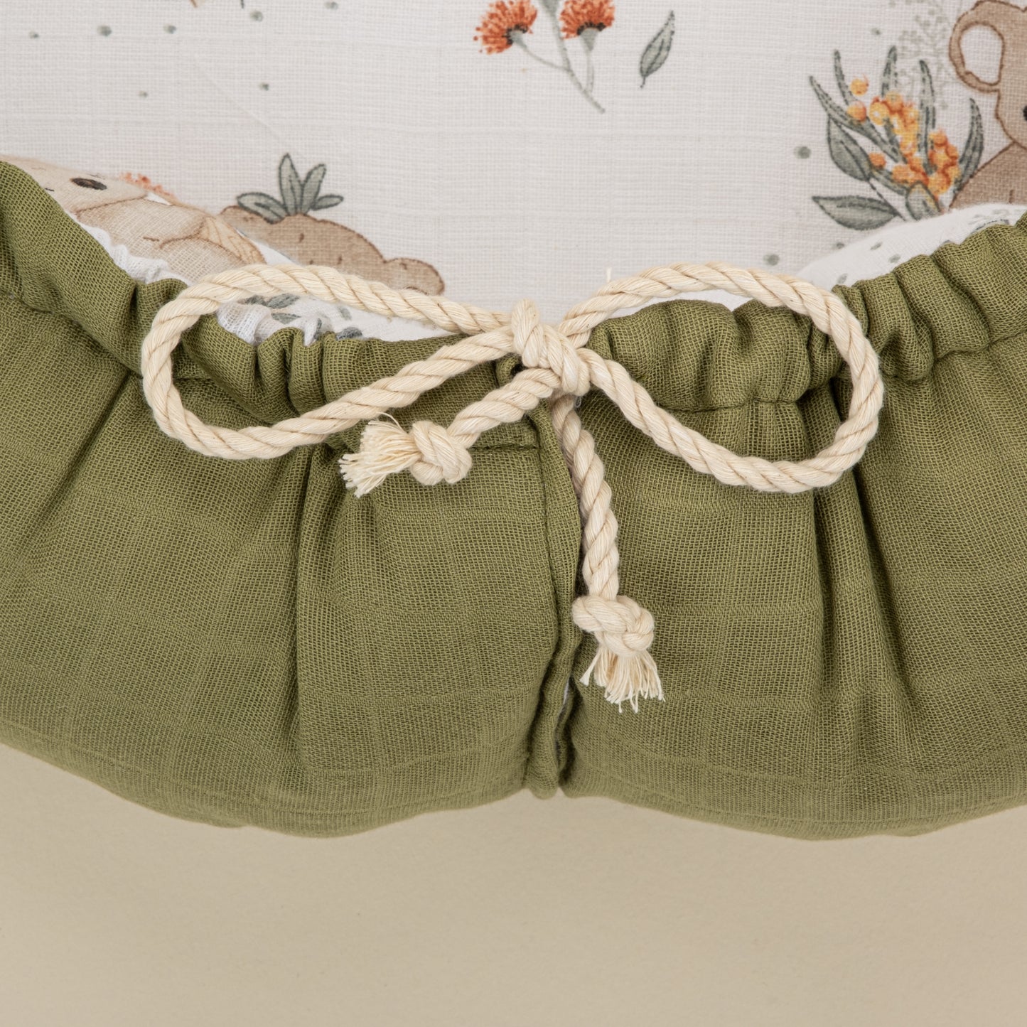 Babynest ve Yastık- Çift Taraflı - Koyu Fıstık Yeşili Müslin - Koala