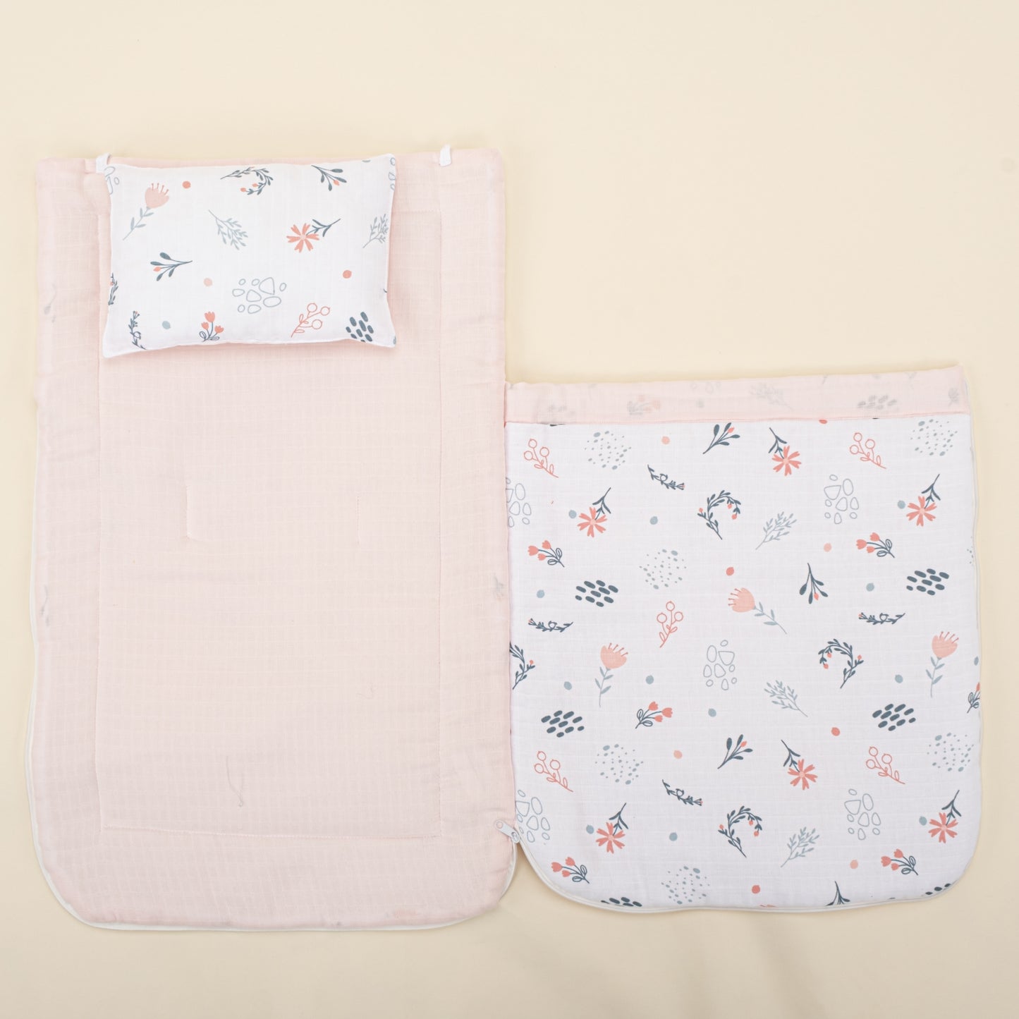 Uyku Tulumu ve Yastık - Bebe Pembe Muslin - Yeşil Çiçekler