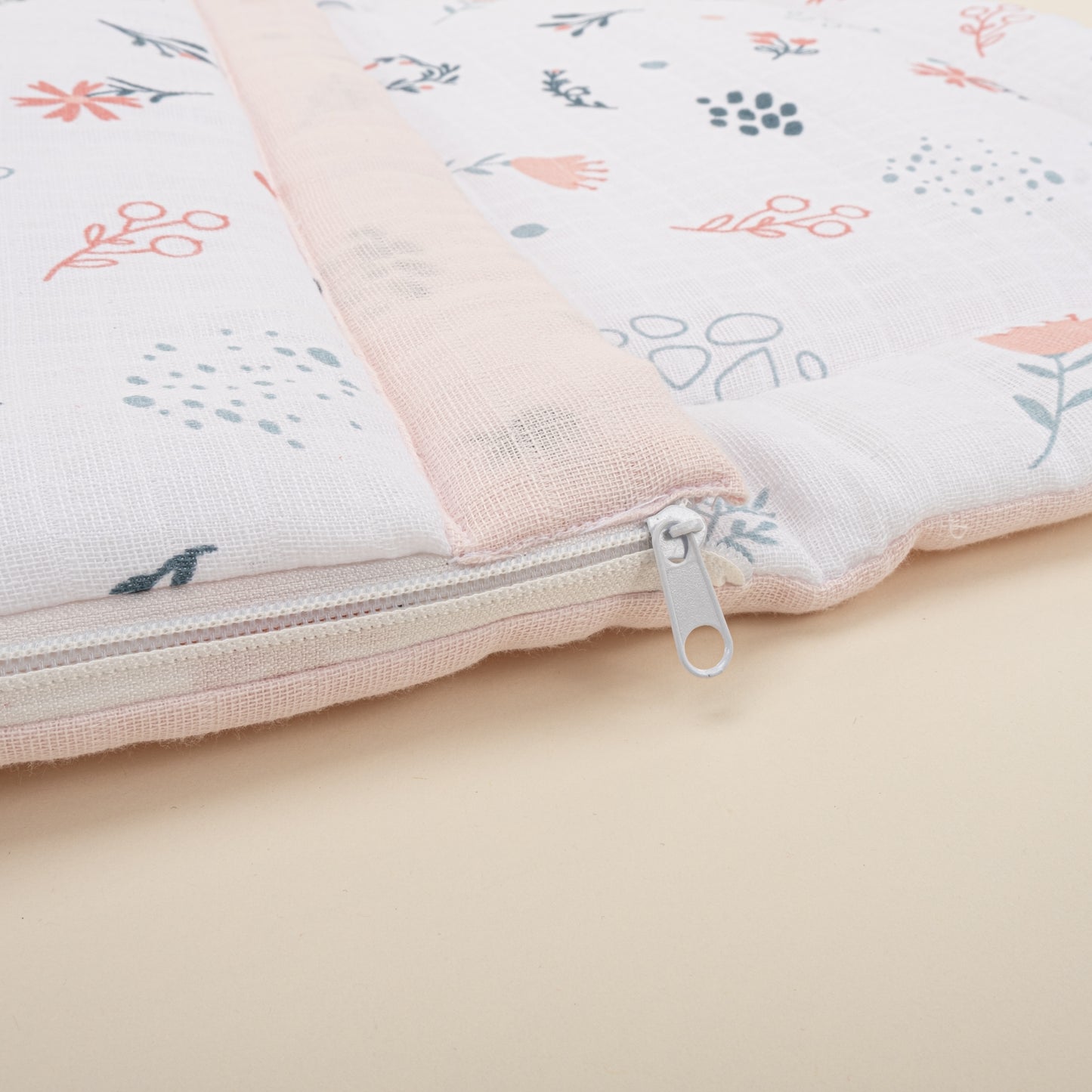 Uyku Tulumu ve Yastık - Bebe Pembe Muslin - Yeşil Çiçekler