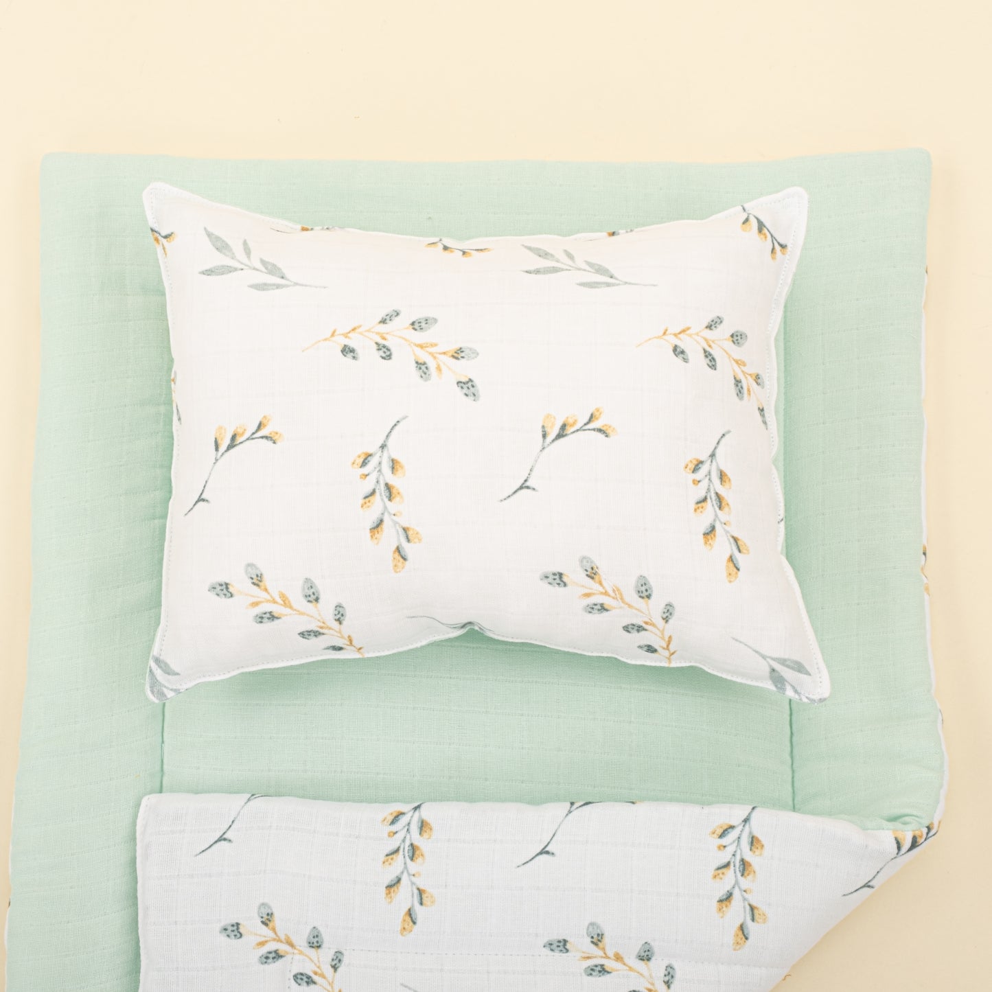 Alt Açma Matı ve Yastık  - Çift Taraflı - Mint Muslin - Yapraklar