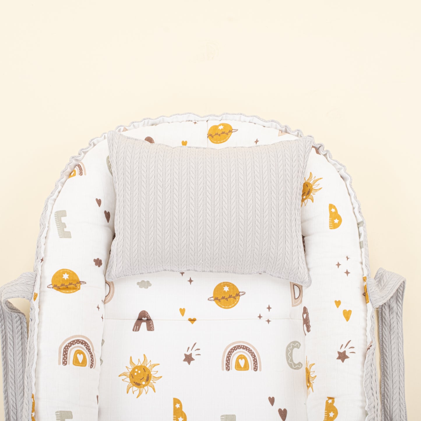 Babynest ve Yastık- Çift Taraflı - Açık Gri Örgü - Galaksi ve Harfler