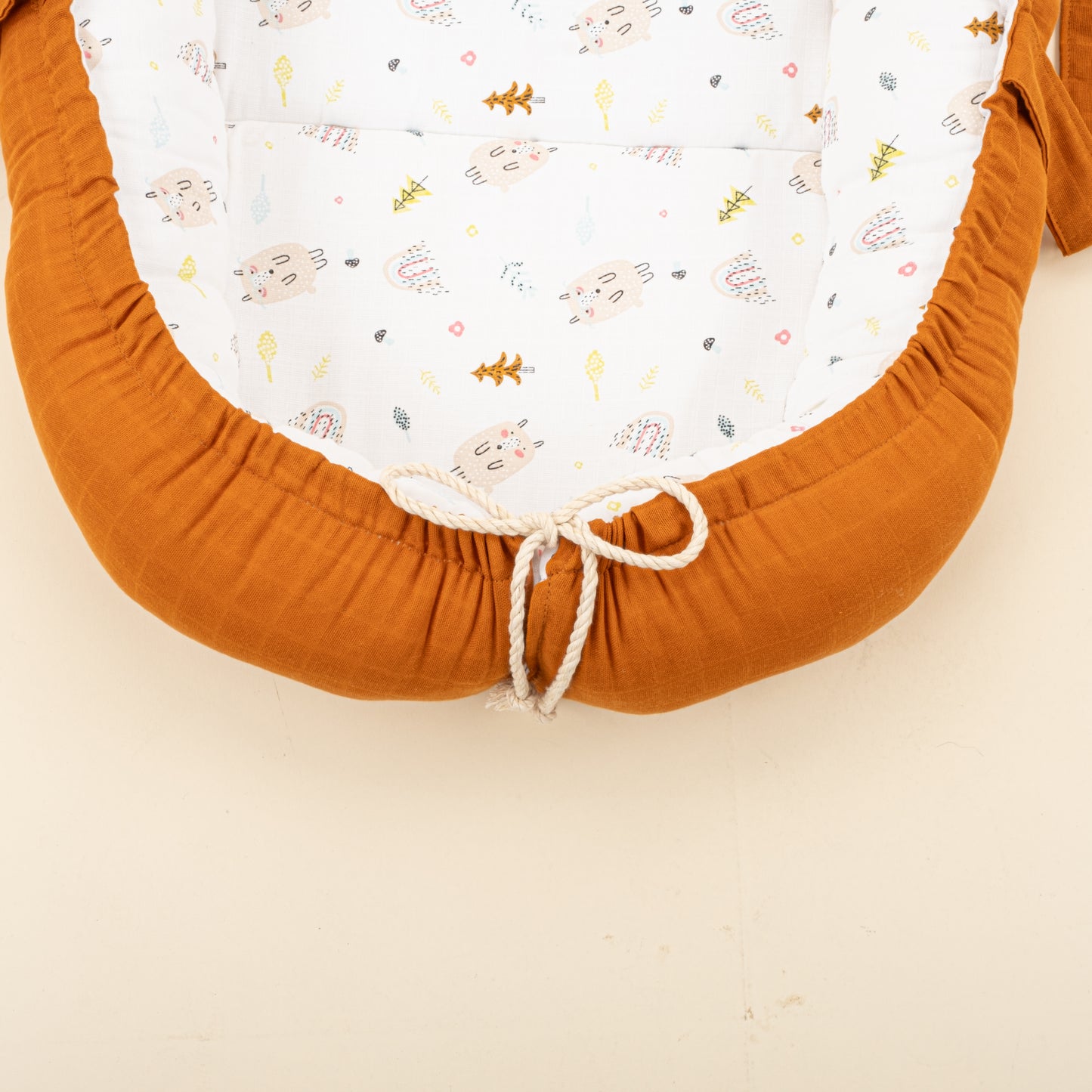 Babynest ve Yastık- Çift Taraflı - Kiremit Muslin - Minik Koyunlar