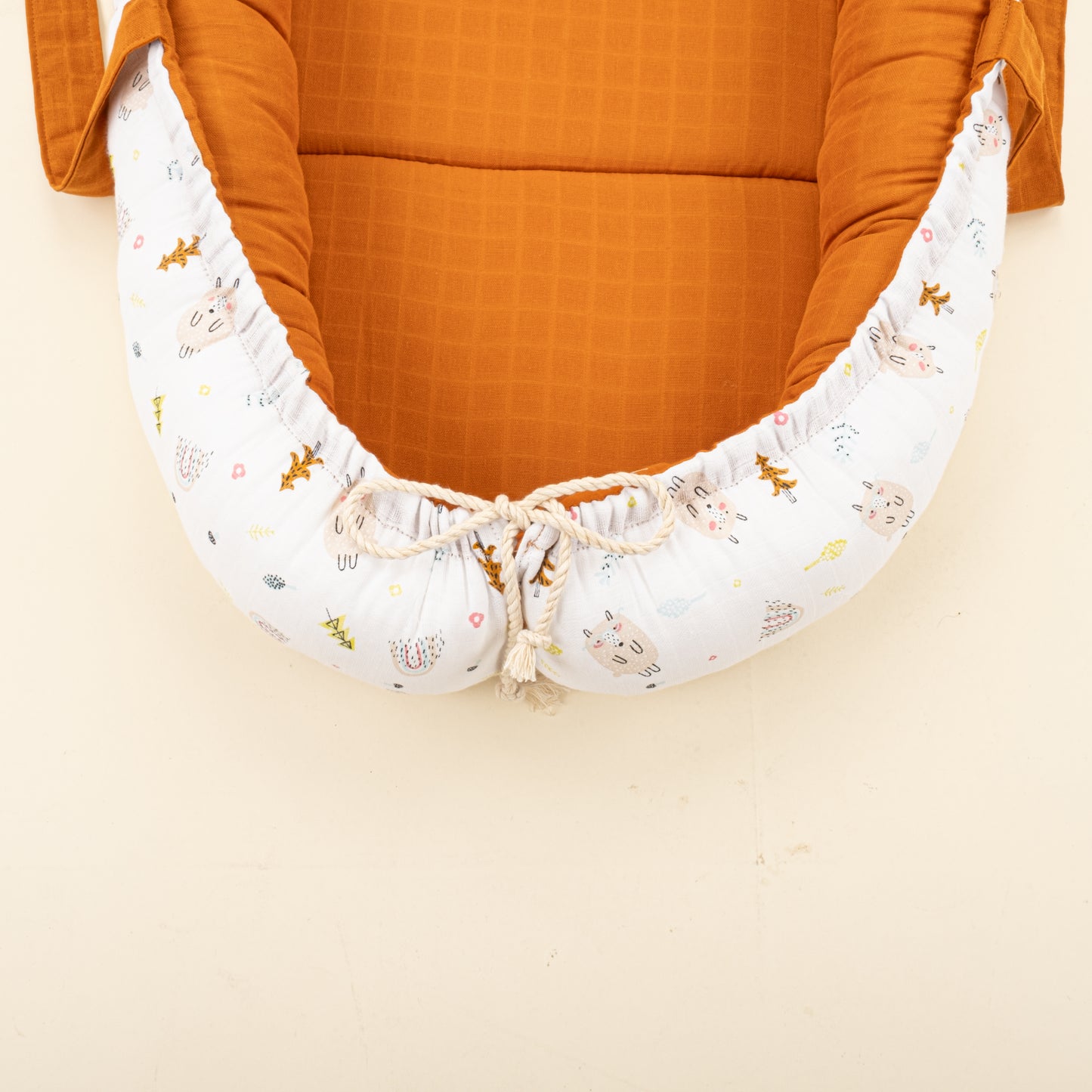 Babynest ve Yastık- Çift Taraflı - Kiremit Muslin - Minik Koyunlar