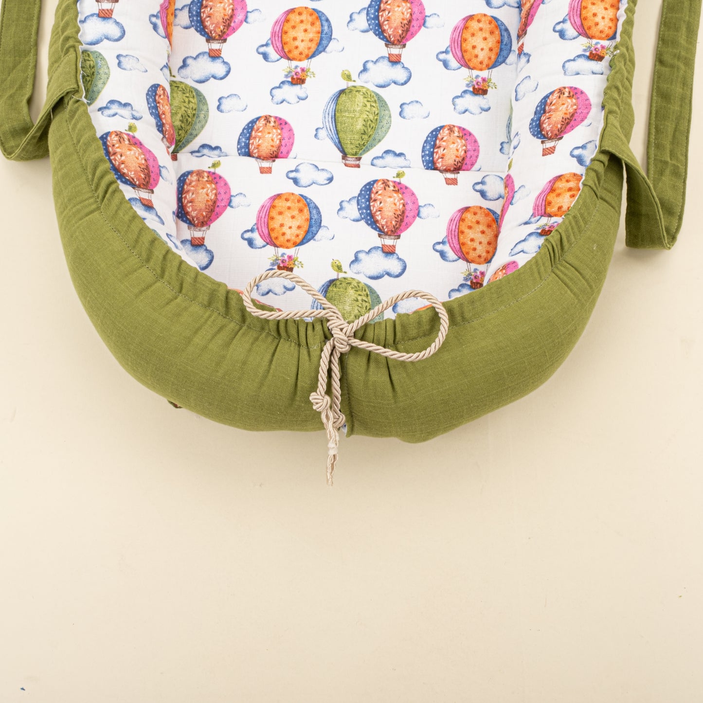 Babynest ve Yastık- Çift Taraflı - Fıstık Yeşili Muslin - Uçan Balonlar