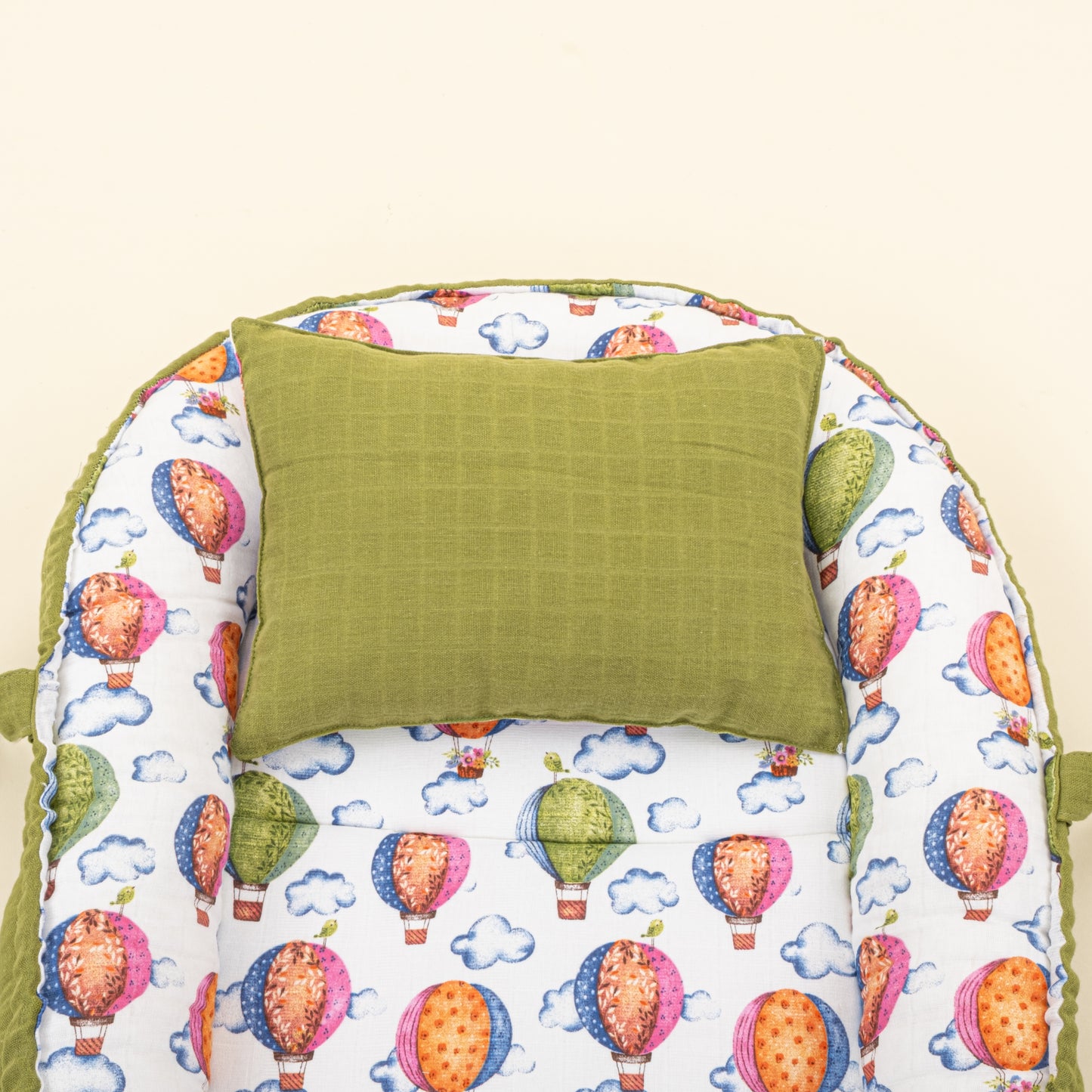 Babynest ve Yastık- Çift Taraflı - Fıstık Yeşili Muslin - Uçan Balonlar
