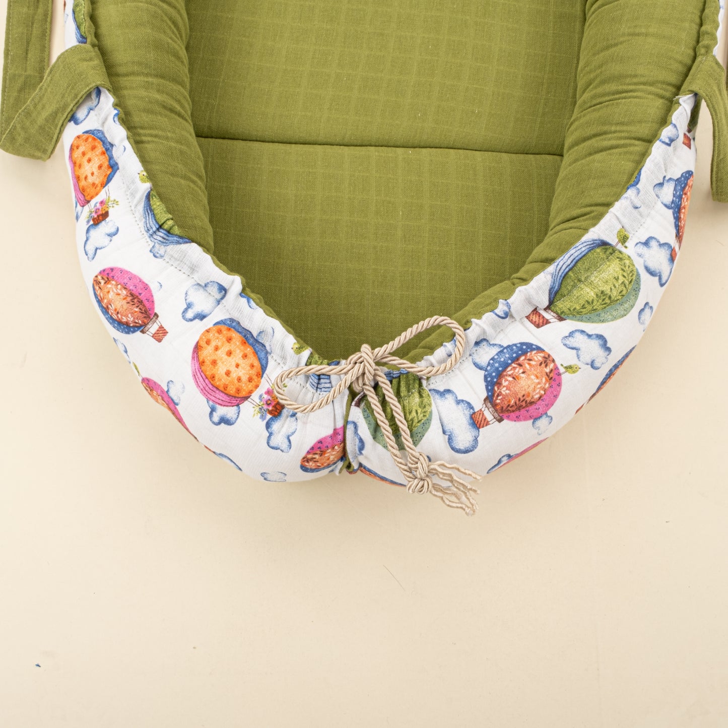 Babynest ve Yastık- Çift Taraflı - Fıstık Yeşili Muslin - Uçan Balonlar