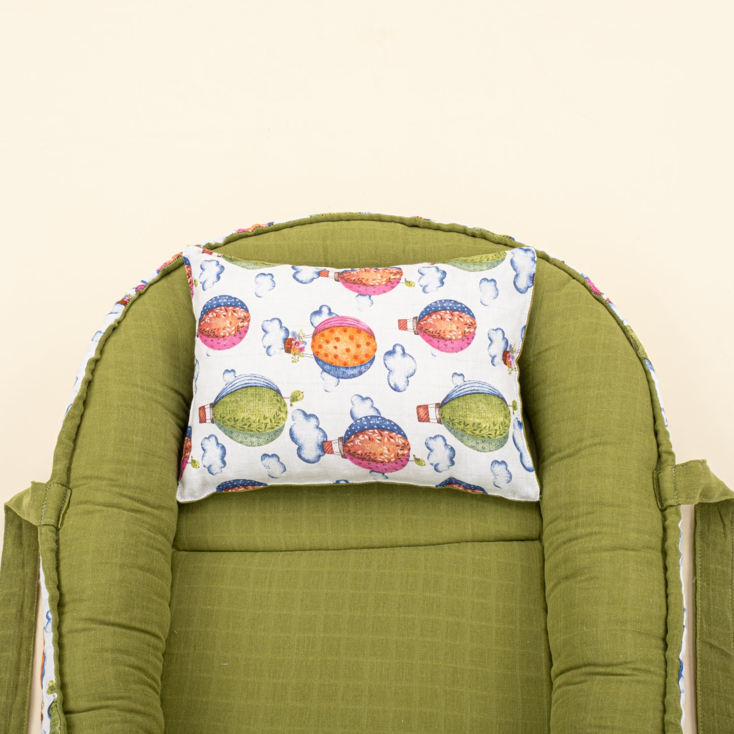 Babynest ve Yastık- Çift Taraflı - Fıstık Yeşili Muslin - Uçan Balonlar