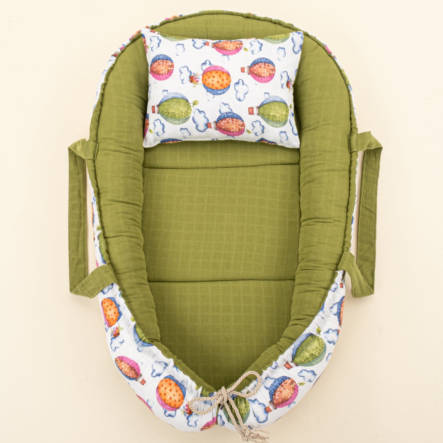 Babynest ve Yastık- Çift Taraflı - Fıstık Yeşili Muslin - Uçan Balonlar