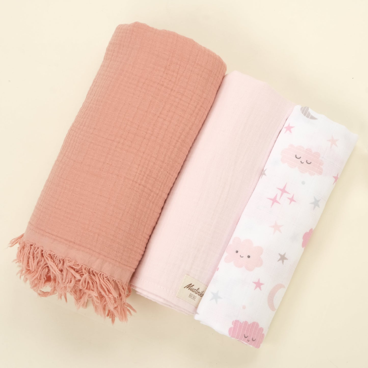 3 lü Bebek Muslin Kundak Set - Dört Katlı Püsküllü Mercan - İki Katlı Bebe Pembe - Pembe Bulutlar