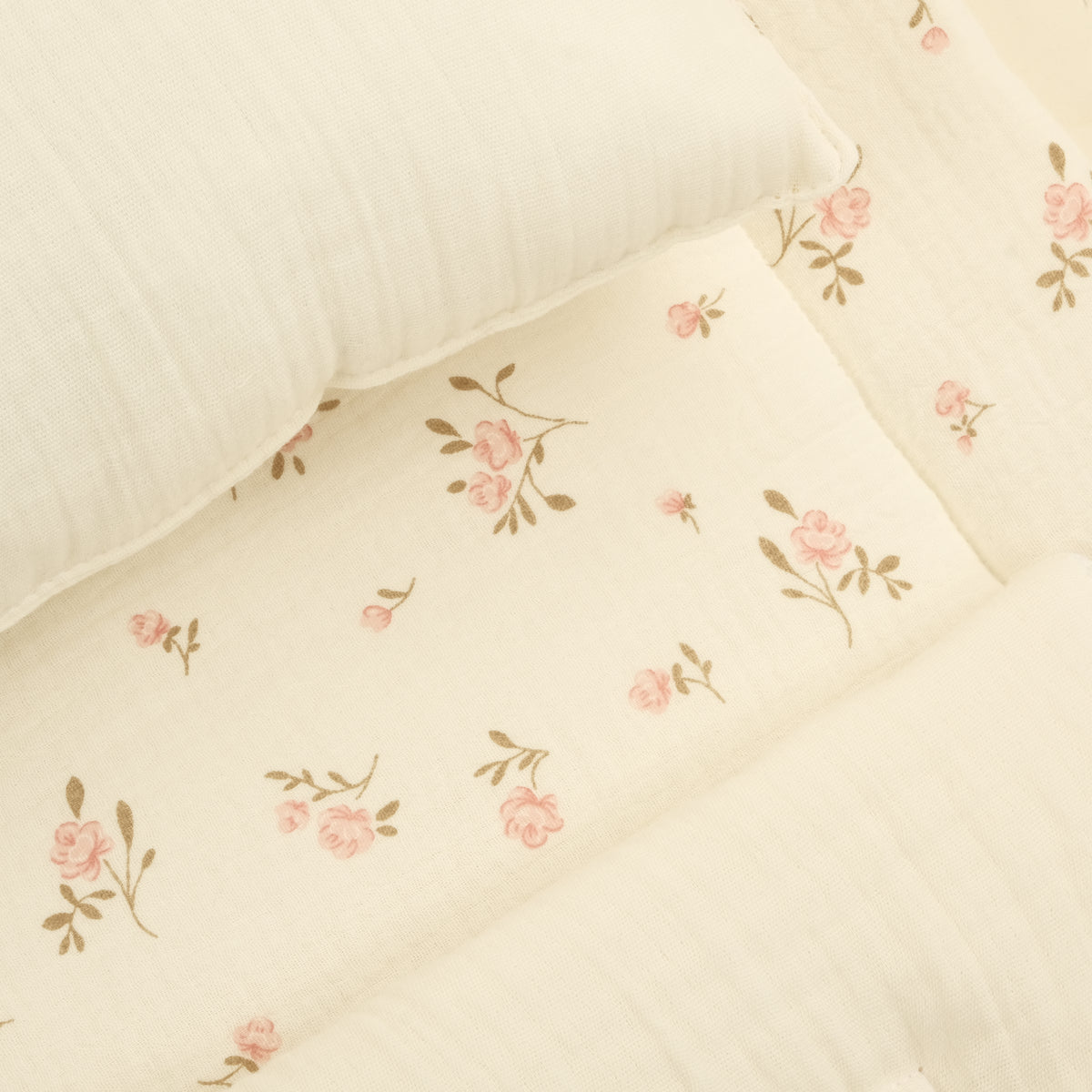 Alt Açma Matı ve Yastık - Çift Taraflı - İki Katlı Soft Çiçekler - Krem İki Katlı Muslin