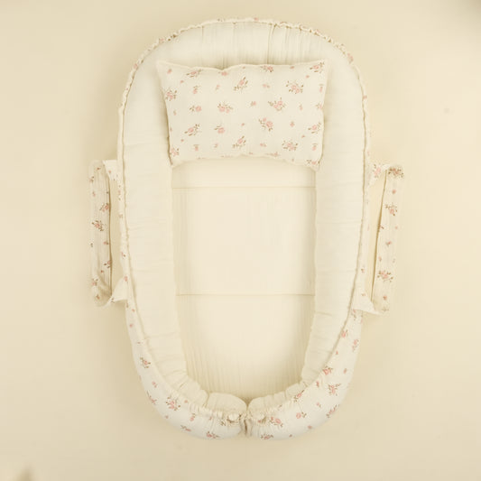 Babynest ve Yastık - Çift Taraflı - İki Katlı Soft Çiçekler - Krem İki Katlı Muslin