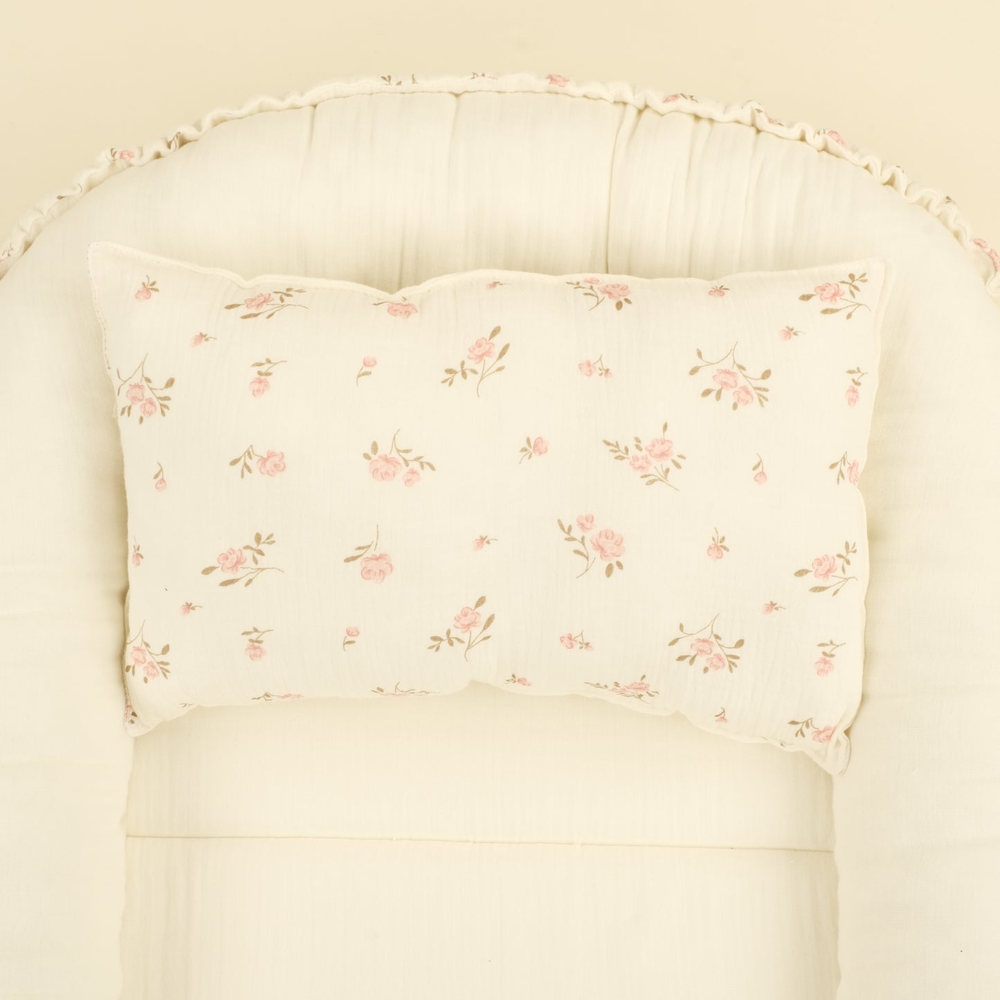 Babynest ve Yastık - Çift Taraflı - İki Katlı Soft Çiçekler - Krem İki Katlı Muslin