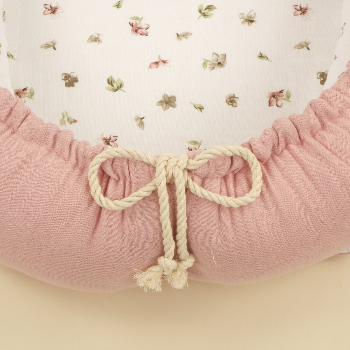 Babynest ve Yastık - Çift Taraflı - Çiçekler - 4 Katlı Pudra Muslin