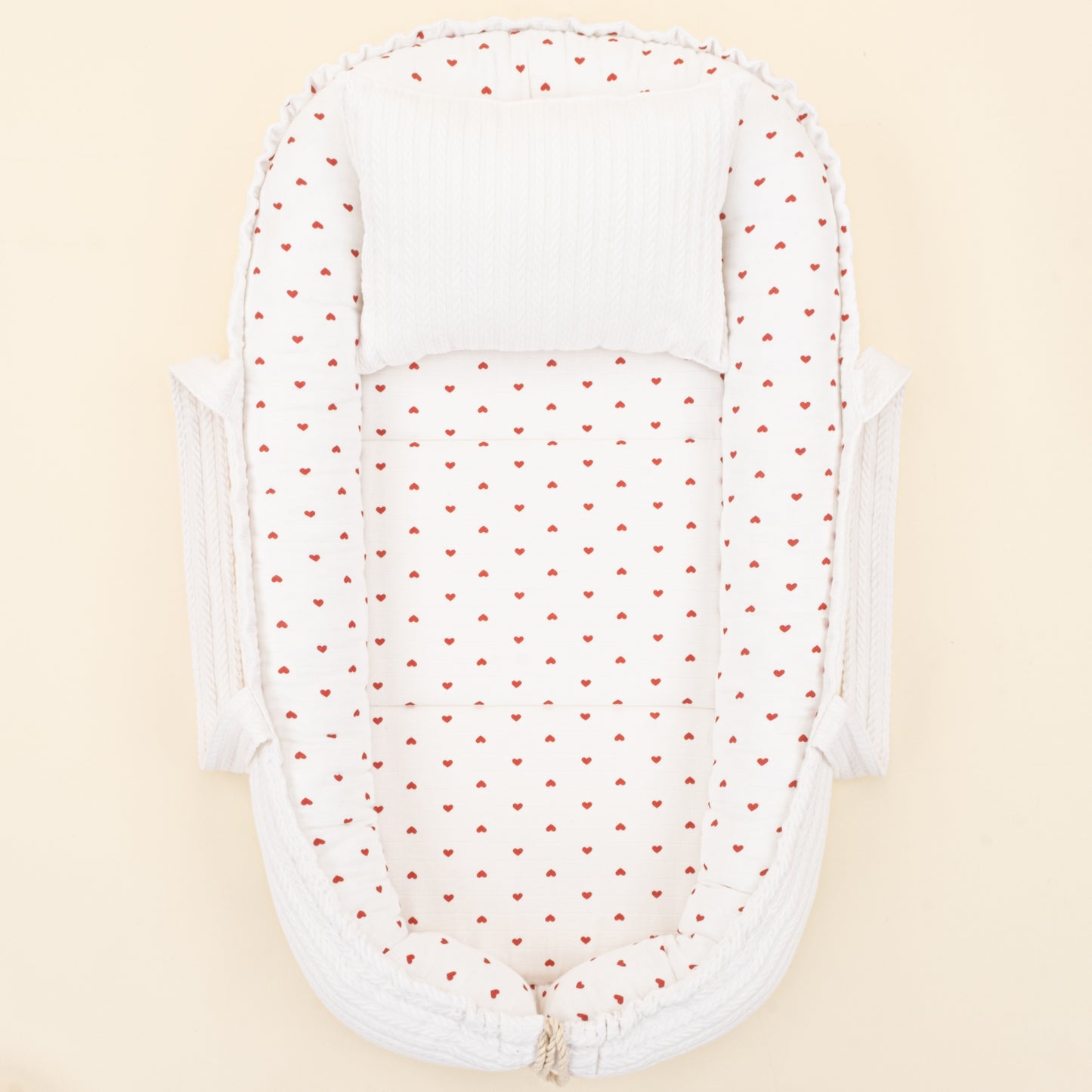 Babynest ve Yastık - Çift Taraflı - Beyaz Örgü - Kırmızı Kalp
