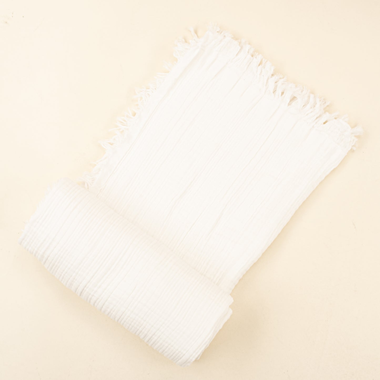 Bebek Muslin Nevresim Seti (Dört Katlı Muslin Battaniye , Yorgan Kılıfı , Yastık Kılıfı , Lastikli Çarşaf) - Beyaz Dört Katlı Muslin Battaniye - Bej Saten