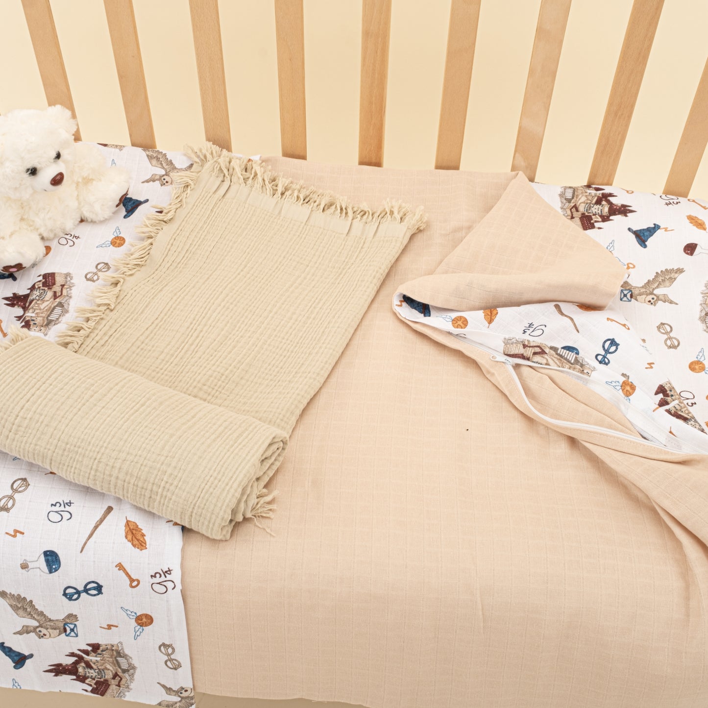 Bebek Muslin Nevresim Seti (Dört Katlı Muslin Battaniye , Yorgan Kılıfı , Yastık Kılıfı , Lastikli Çarşaf) - Taş Dört Katlı Muslin Battaniye - Kumsal Beji Muslin - Harry