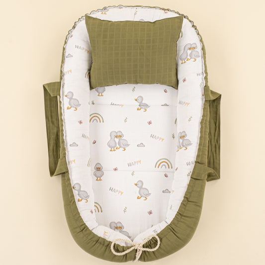 Babynest ve Yastık - Çift Taraflı - Koyu Fıstık Yeşili Muslin - Ördekler