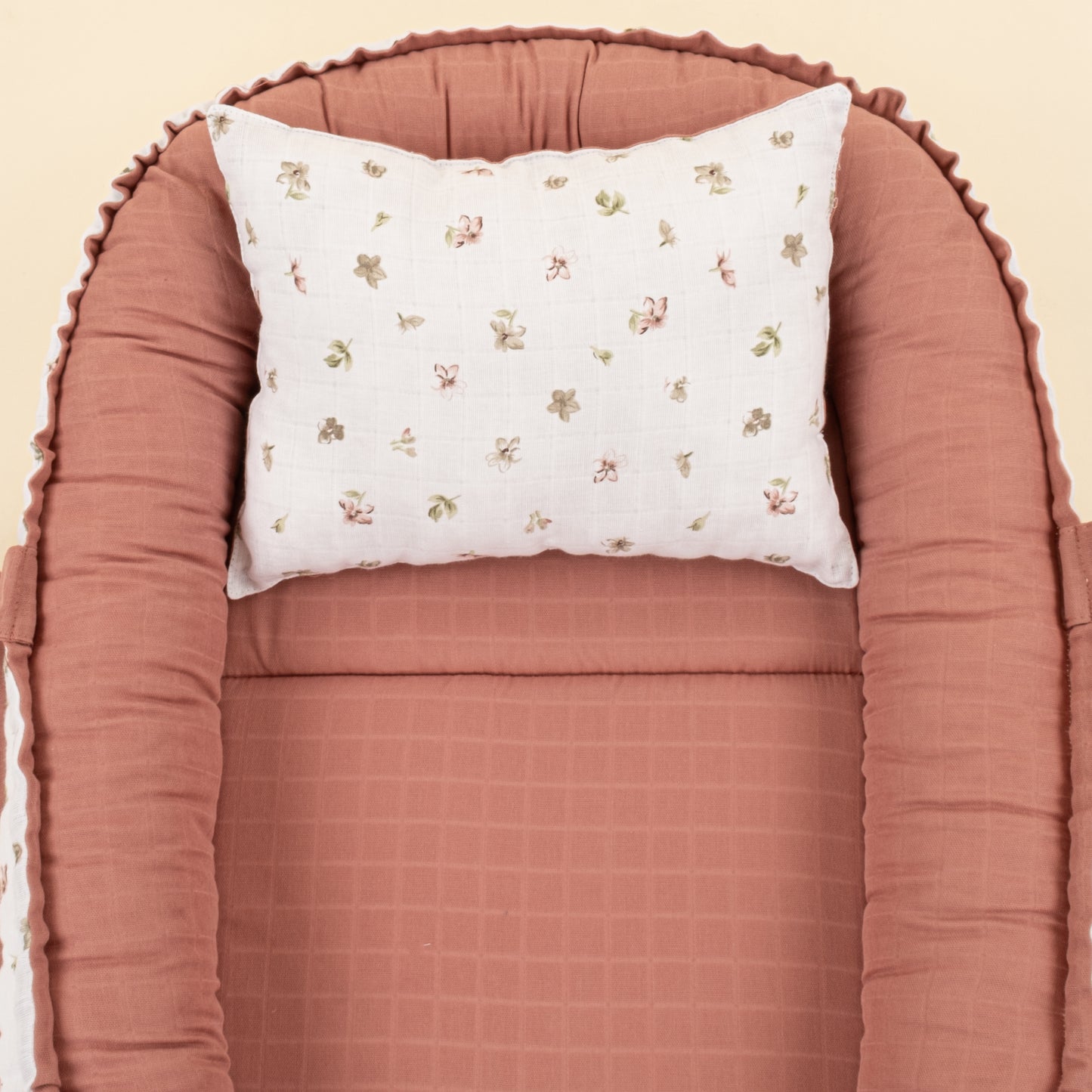 Babynest ve Yastık - Çift Taraflı - Gül Kurusu Muslin - Çiçekler