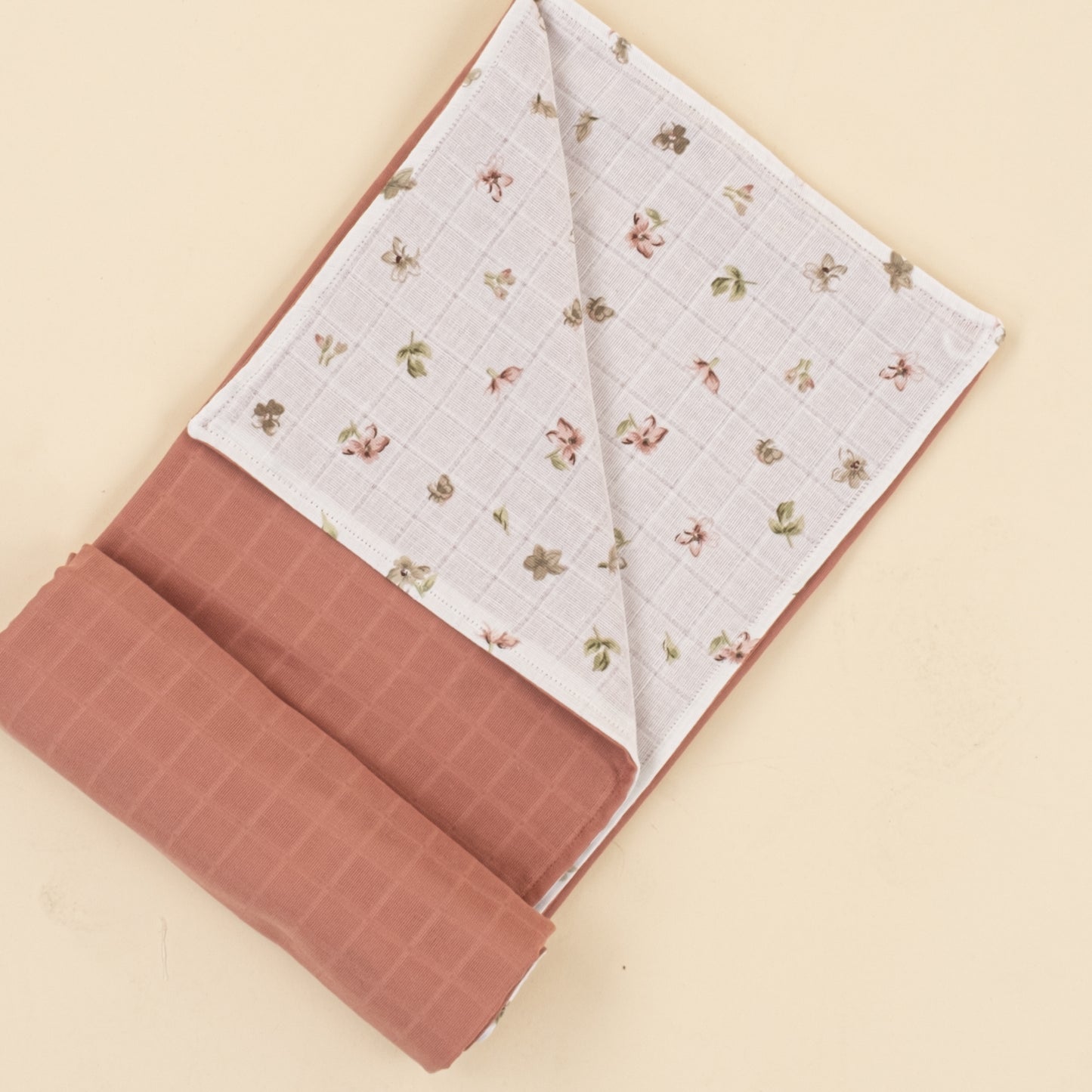 Çift Taraflı Muslin Örtü - Gül Kurusu Muslin - Çiçekler