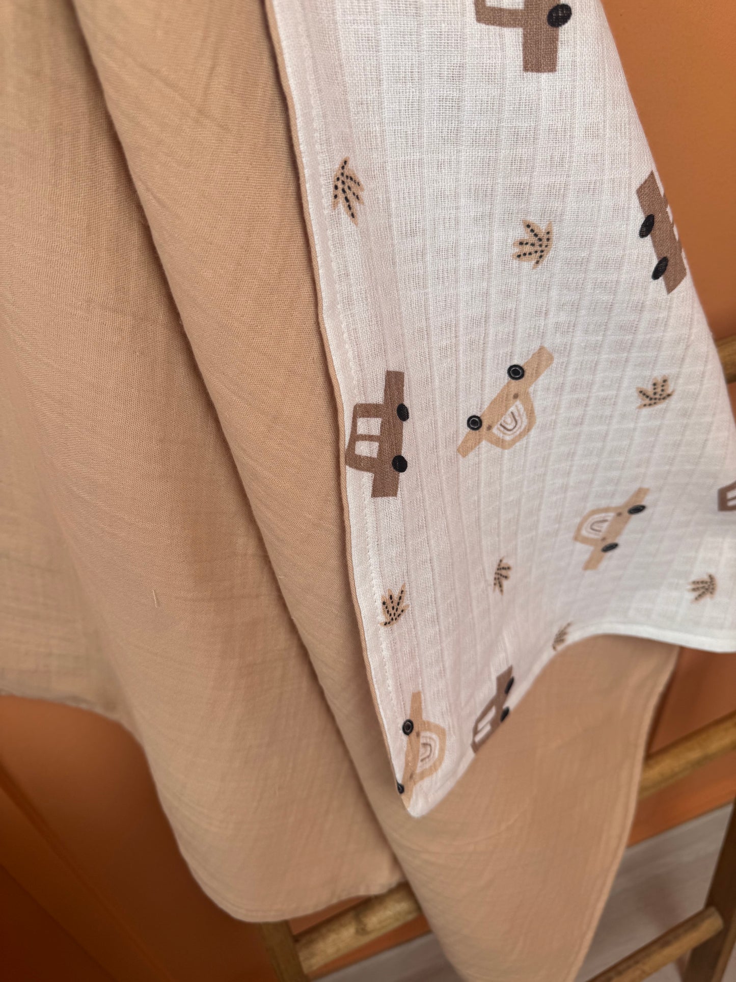 Muslin Kundak - İki Katlı Muslin Bej - Kahverengi Arabalar