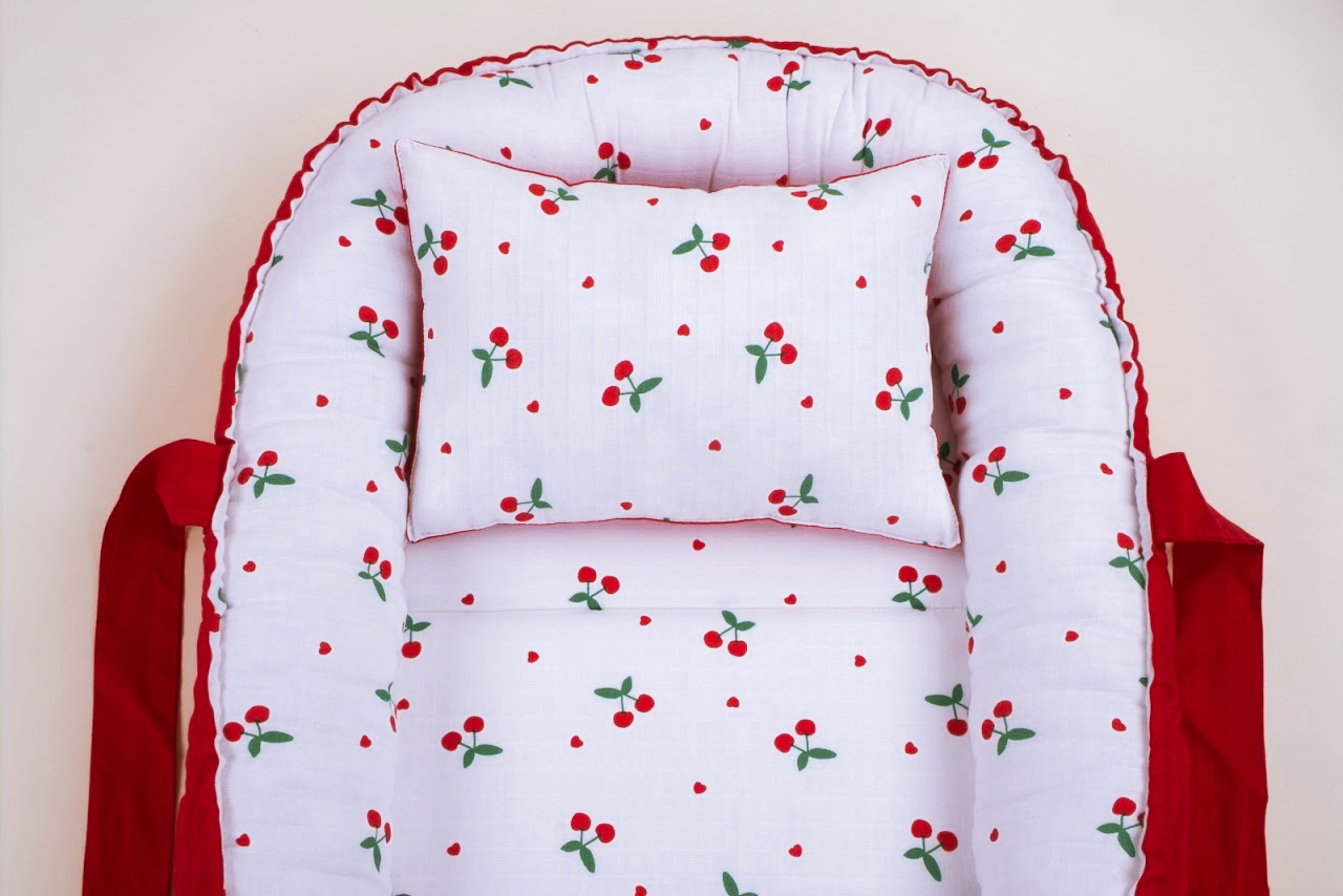 Babynest ve Yastık - Çift Taraflı - Kırmızı Saten - Kiraz